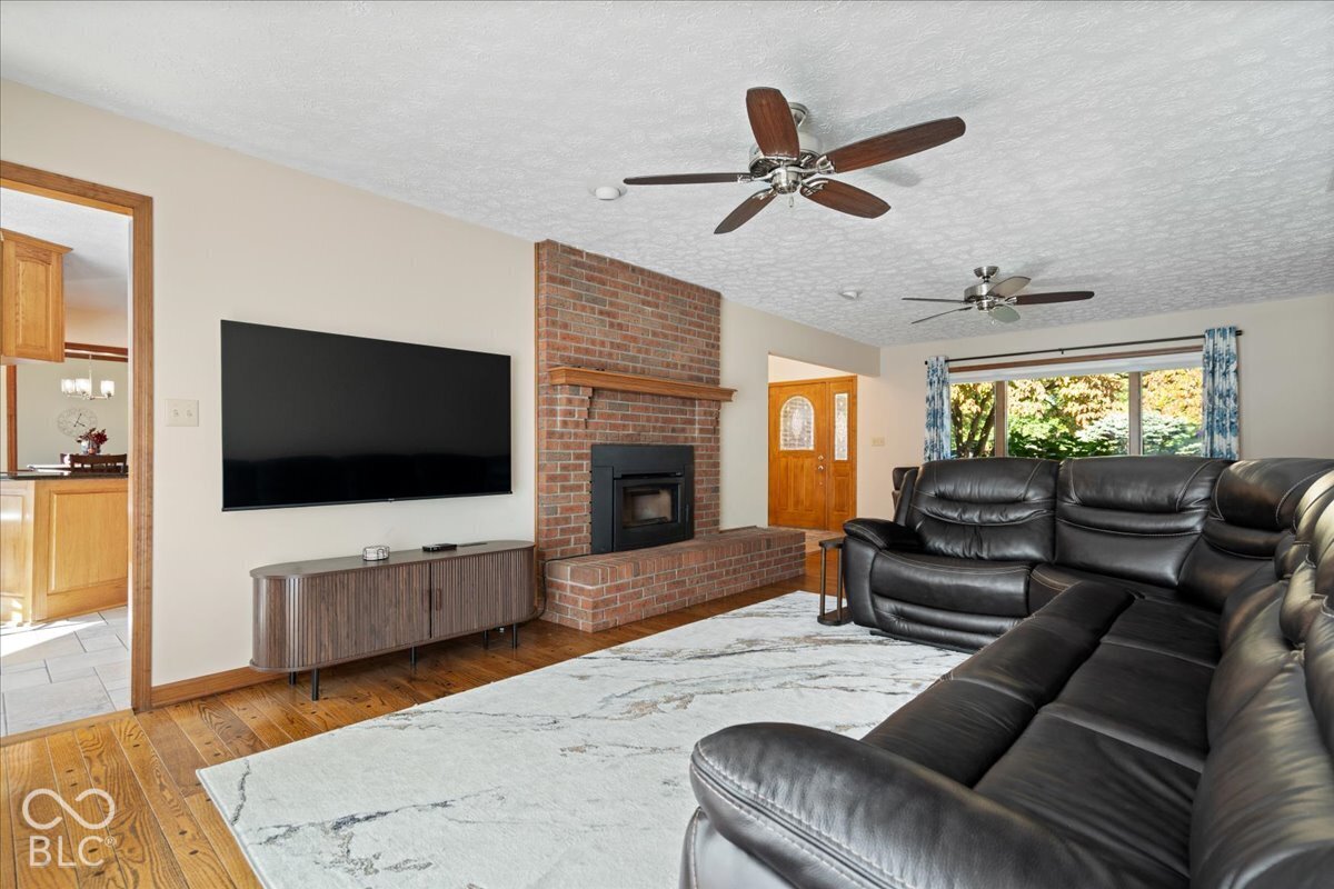 7420 Denton Circle, Indianapolis, IN, 46256 photo 4 of 41