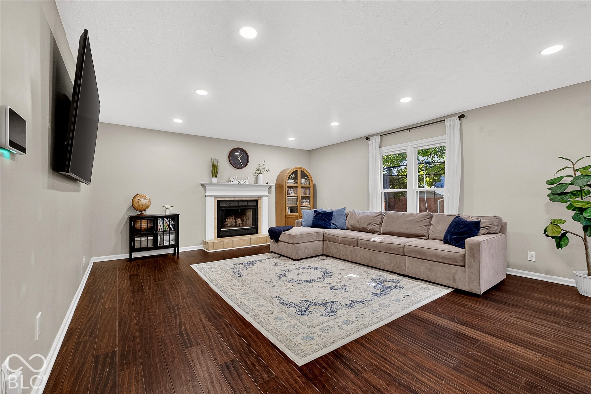 7599 Meadow Ridge Drive, Fishers, IN, 46038 photo 4 of 32