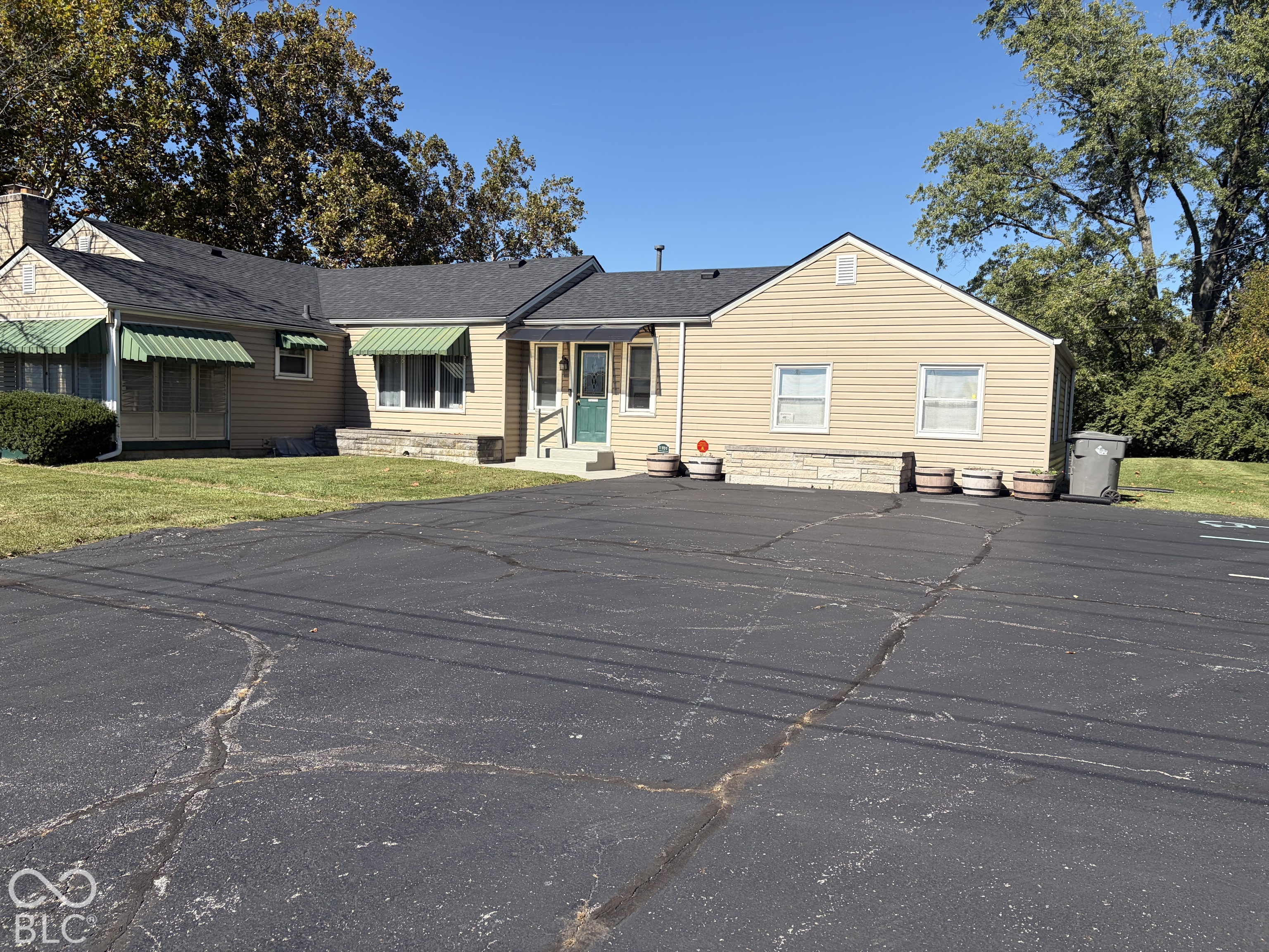 1101 N Shadeland Avenue, Indianapolis, IN, 46219 photo 4 of 21