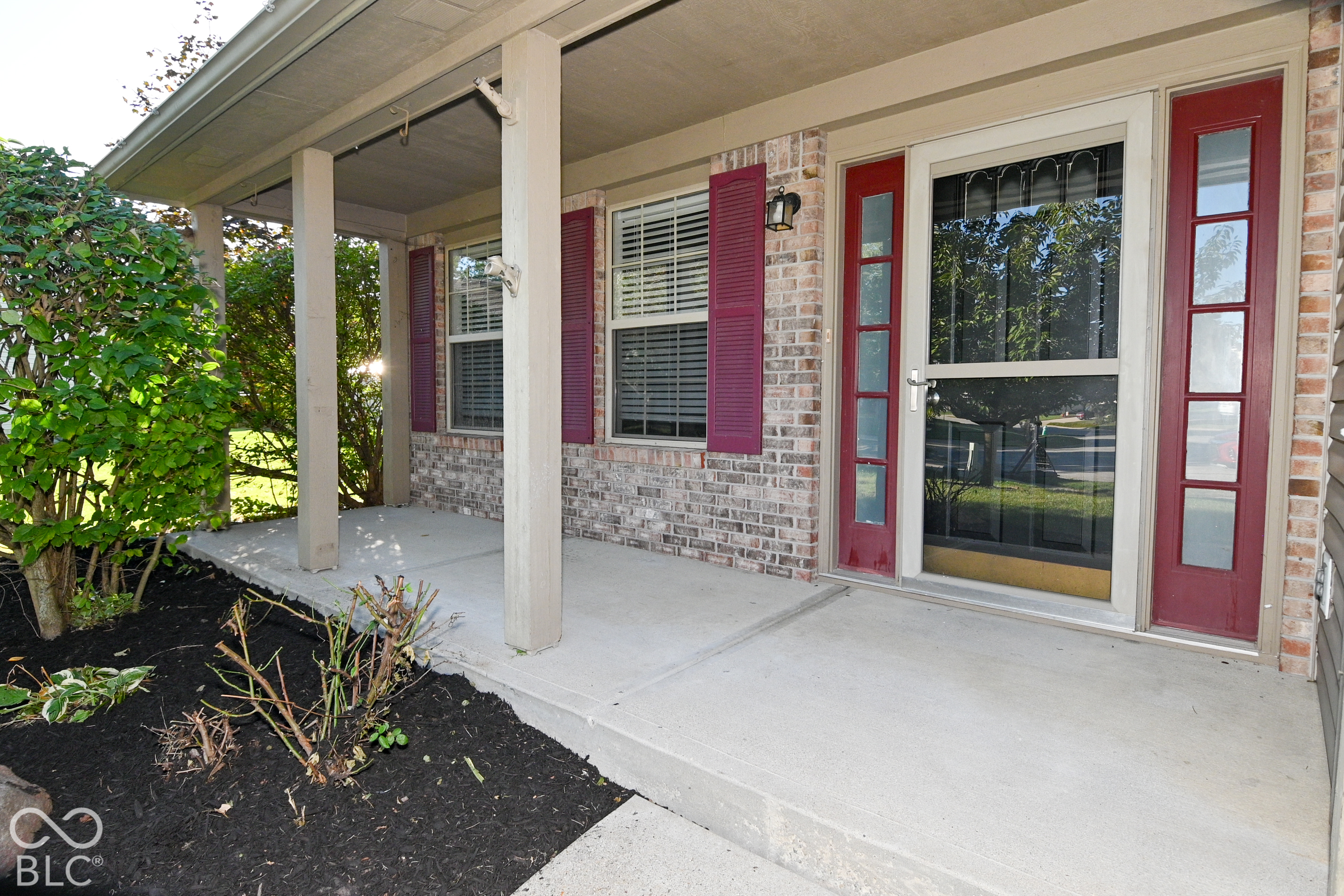 5524 Oakcrest Drive, Indianapolis, IN, 46237 photo 4 of 68