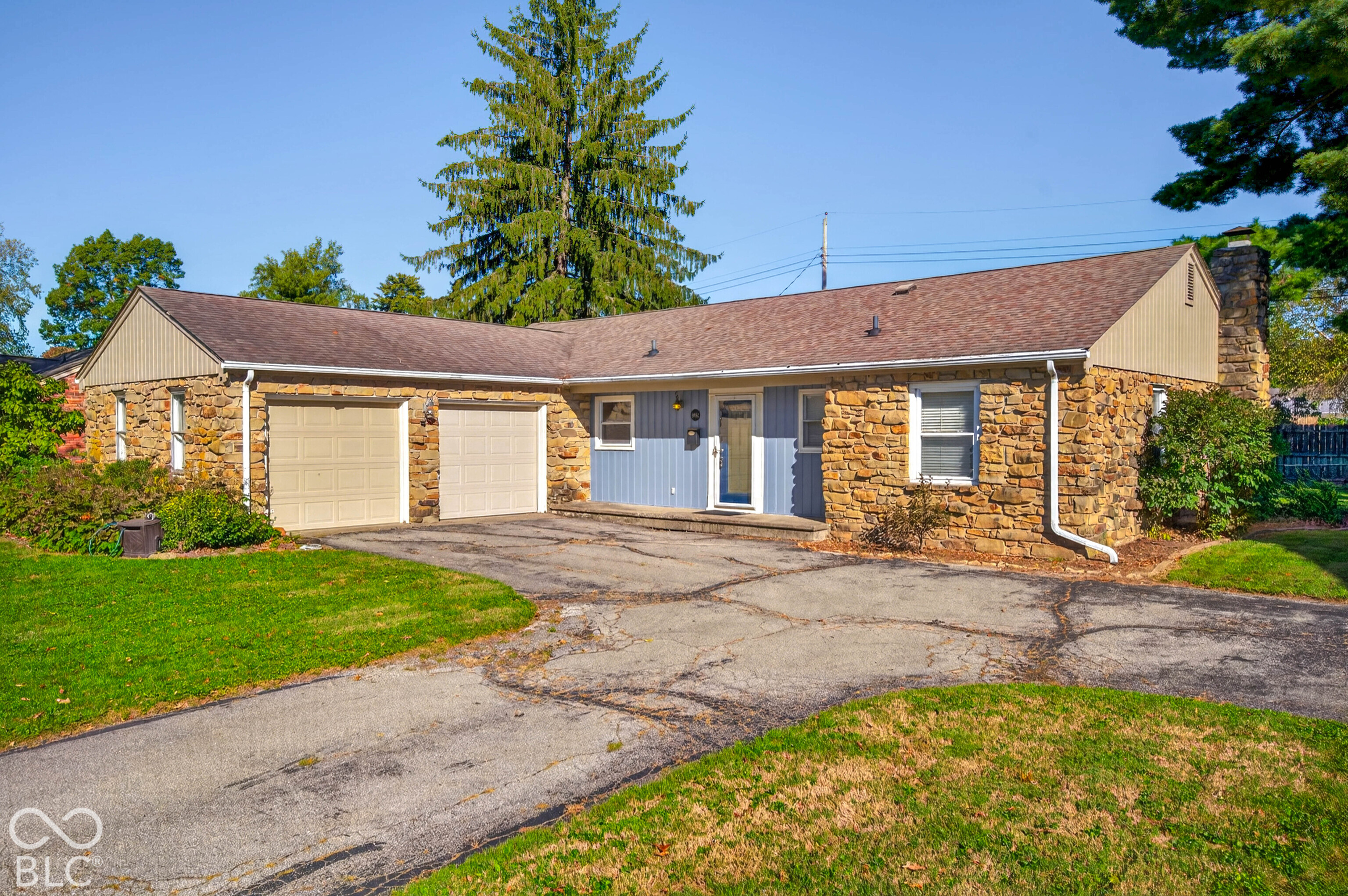 1602 Crescent Drive, Columbus, IN, 47203 photo 4 of 43