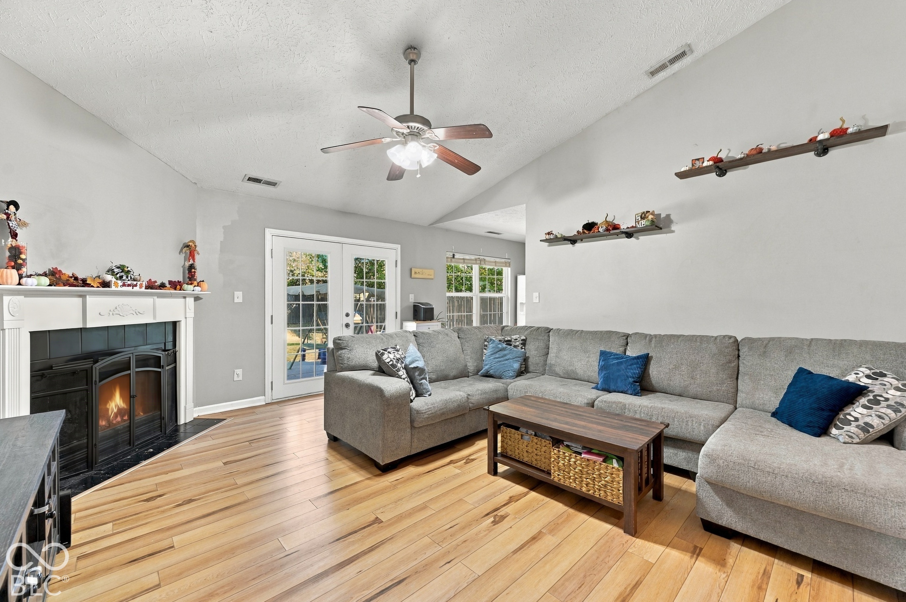5814 Emmert Way, Indianapolis, IN, 46221 photo 4 of 24