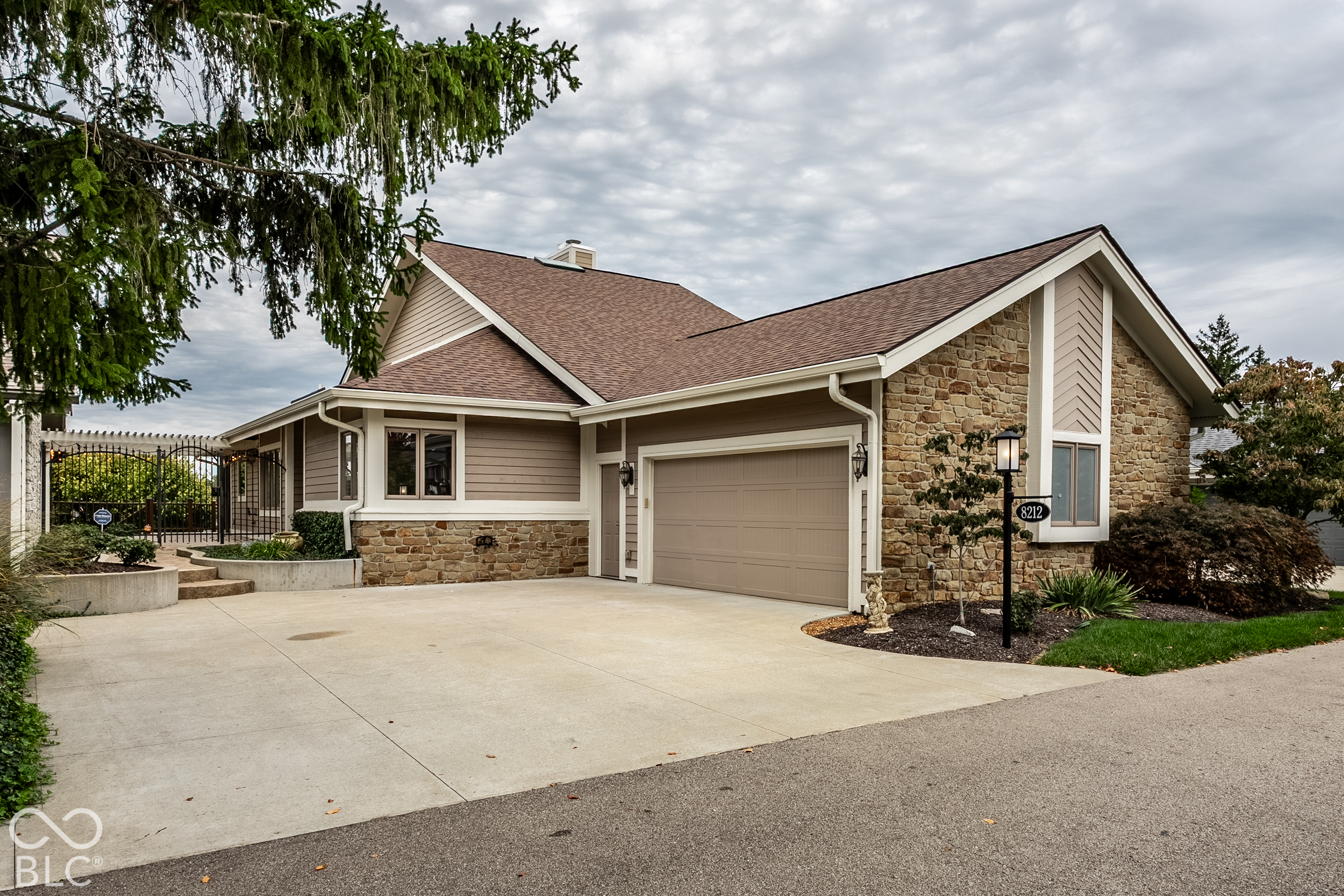 8212 Dean Road, Indianapolis, IN, 46240 photo 4 of 45