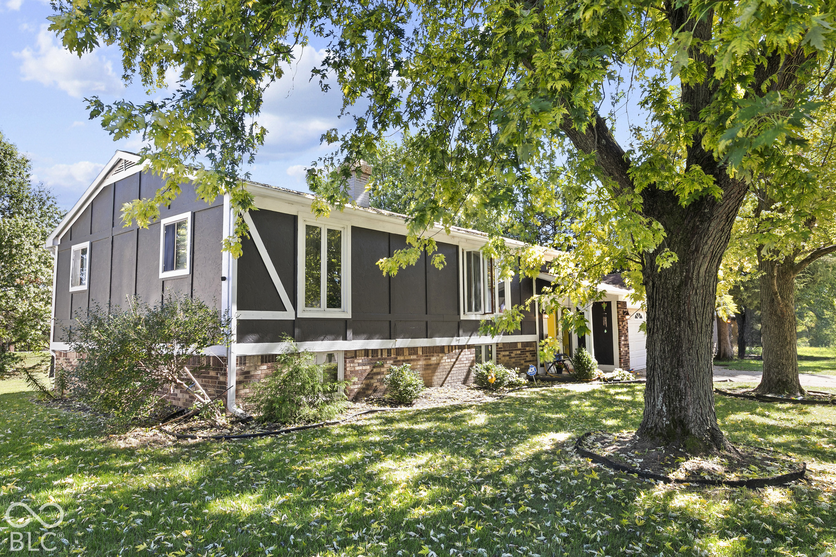 3435 Summerfield Drive, Indianapolis, IN, 46214 photo 4 of 16