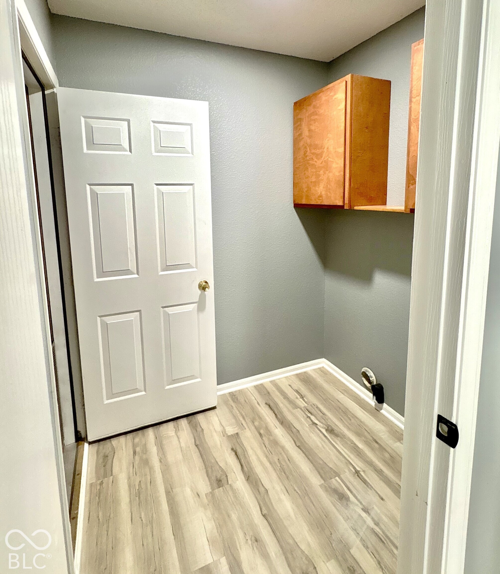 6119 Rocky River, Indianapolis, IN, 46221 photo 4 of 21