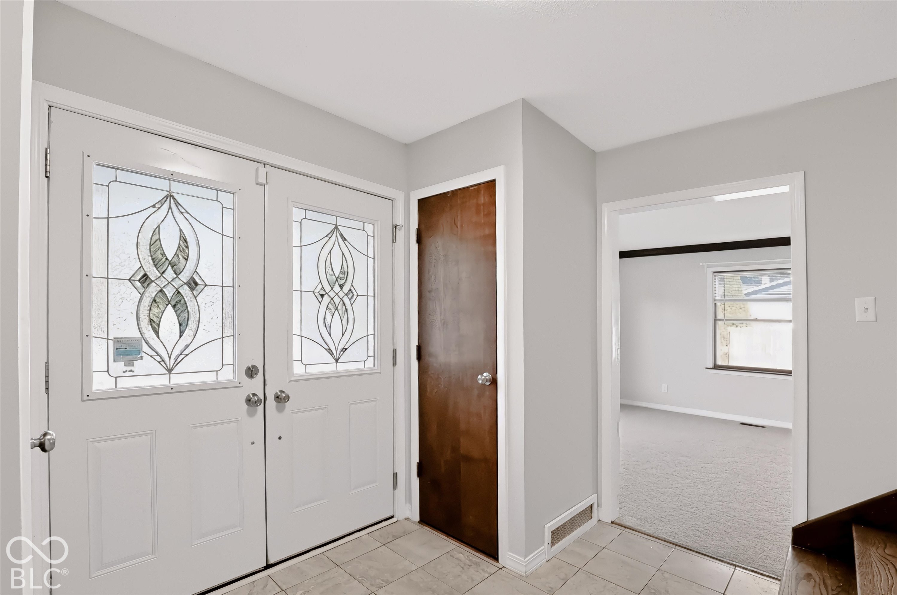 7357 Avalon Trail Road, Indianapolis, IN, 46250 photo 4 of 63