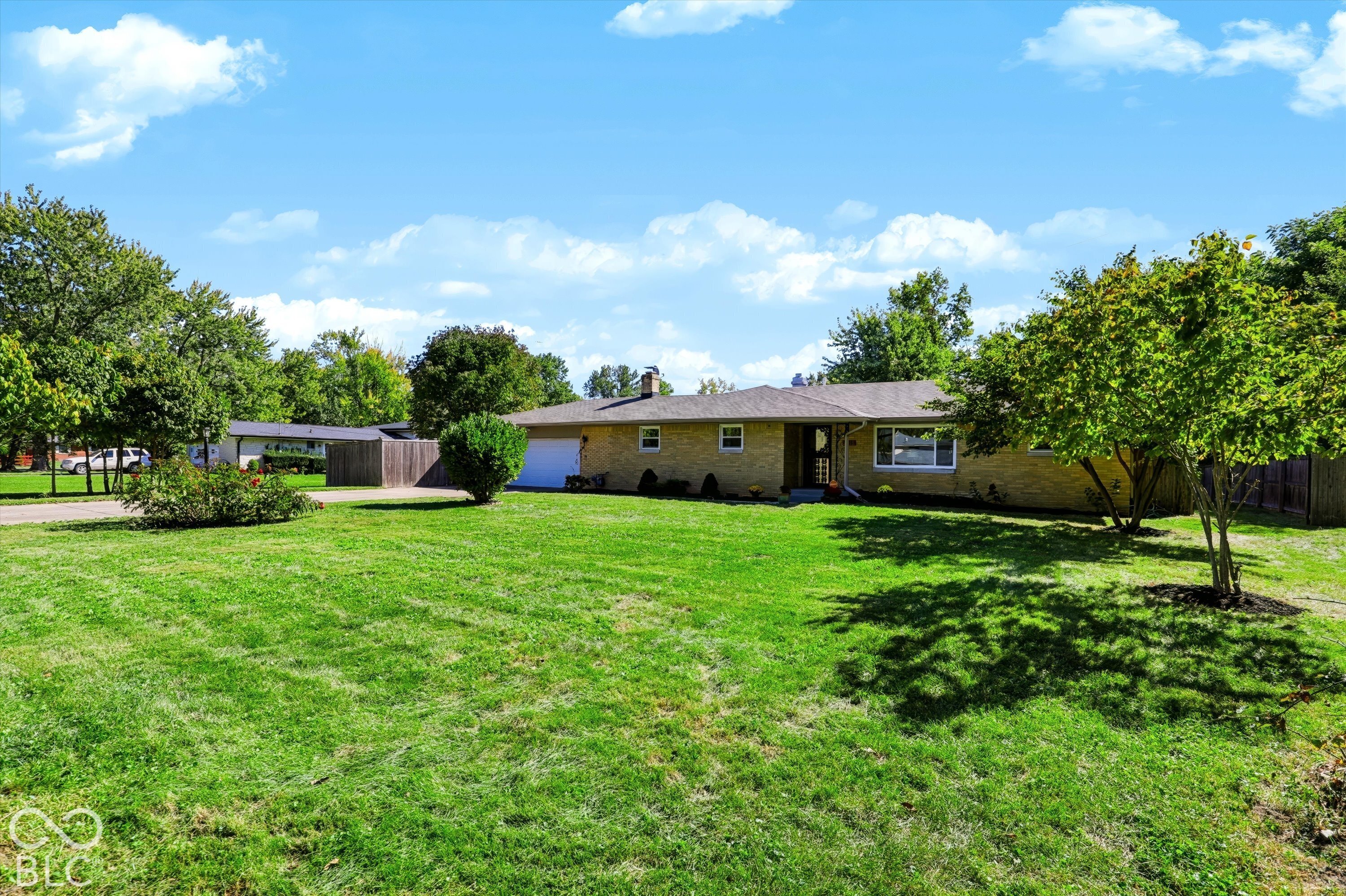 2015 W 46th Street, Indianapolis, IN, 46228 photo 4 of 48