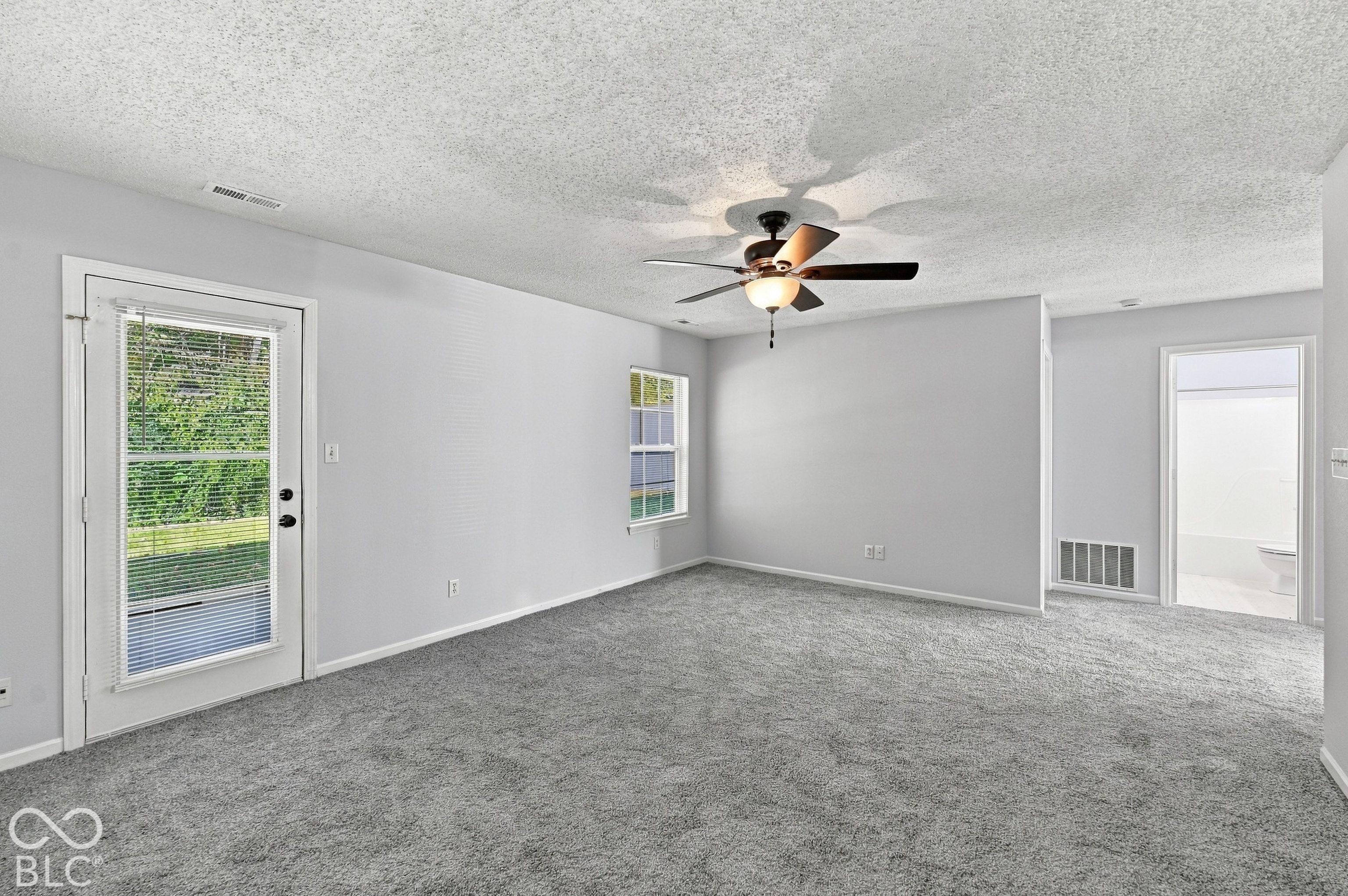 5916 Rolling Bluff, Indianapolis, IN, 46221 photo 4 of 22