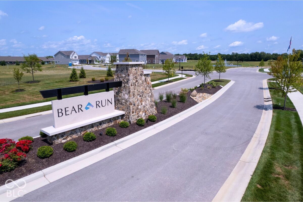 2246 Bear Oak Run, Shelbyville, IN, 46176 photo 4 of 5