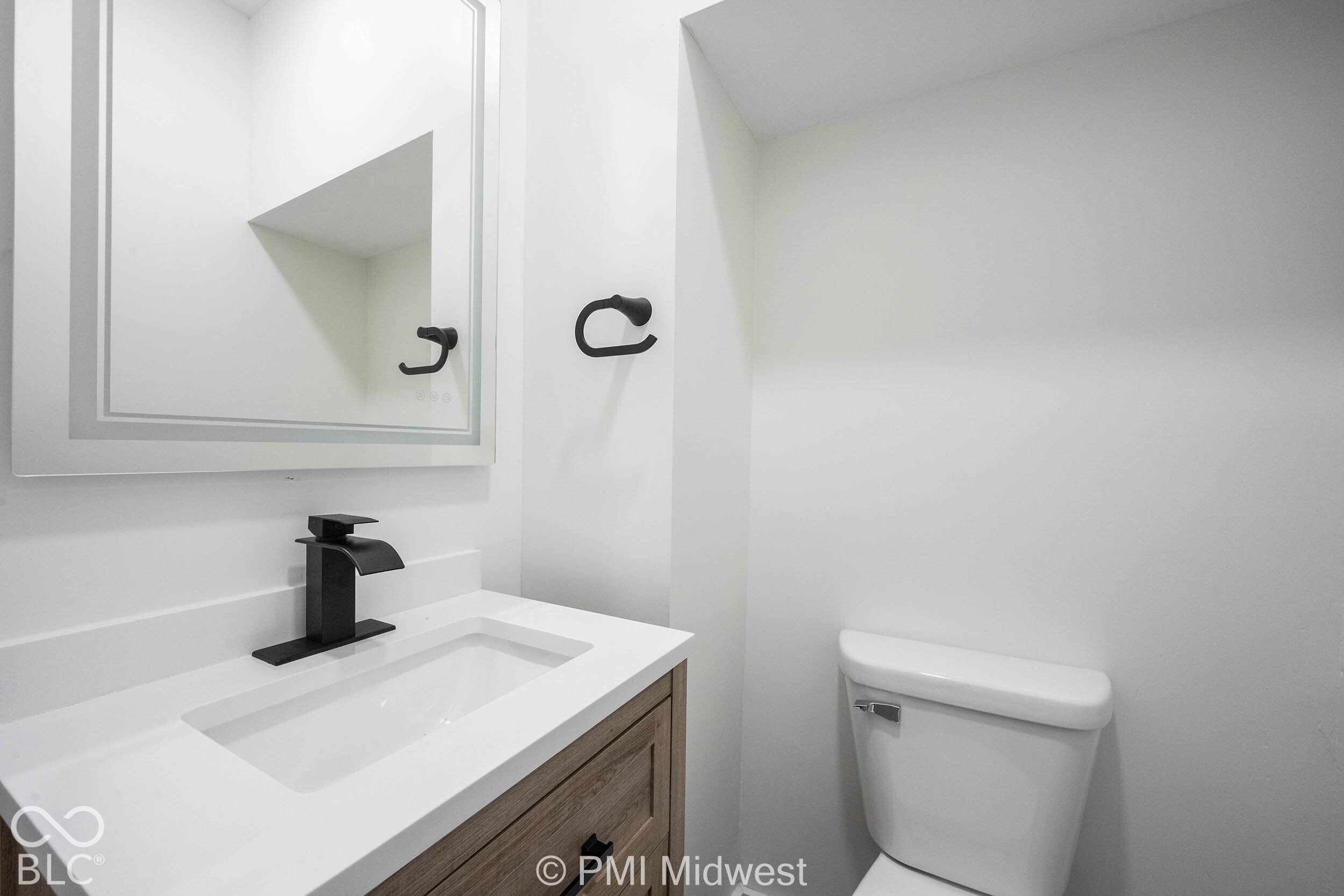 426 N Bradley Avenue, Indianapolis, IN, 46201 photo 4 of 31