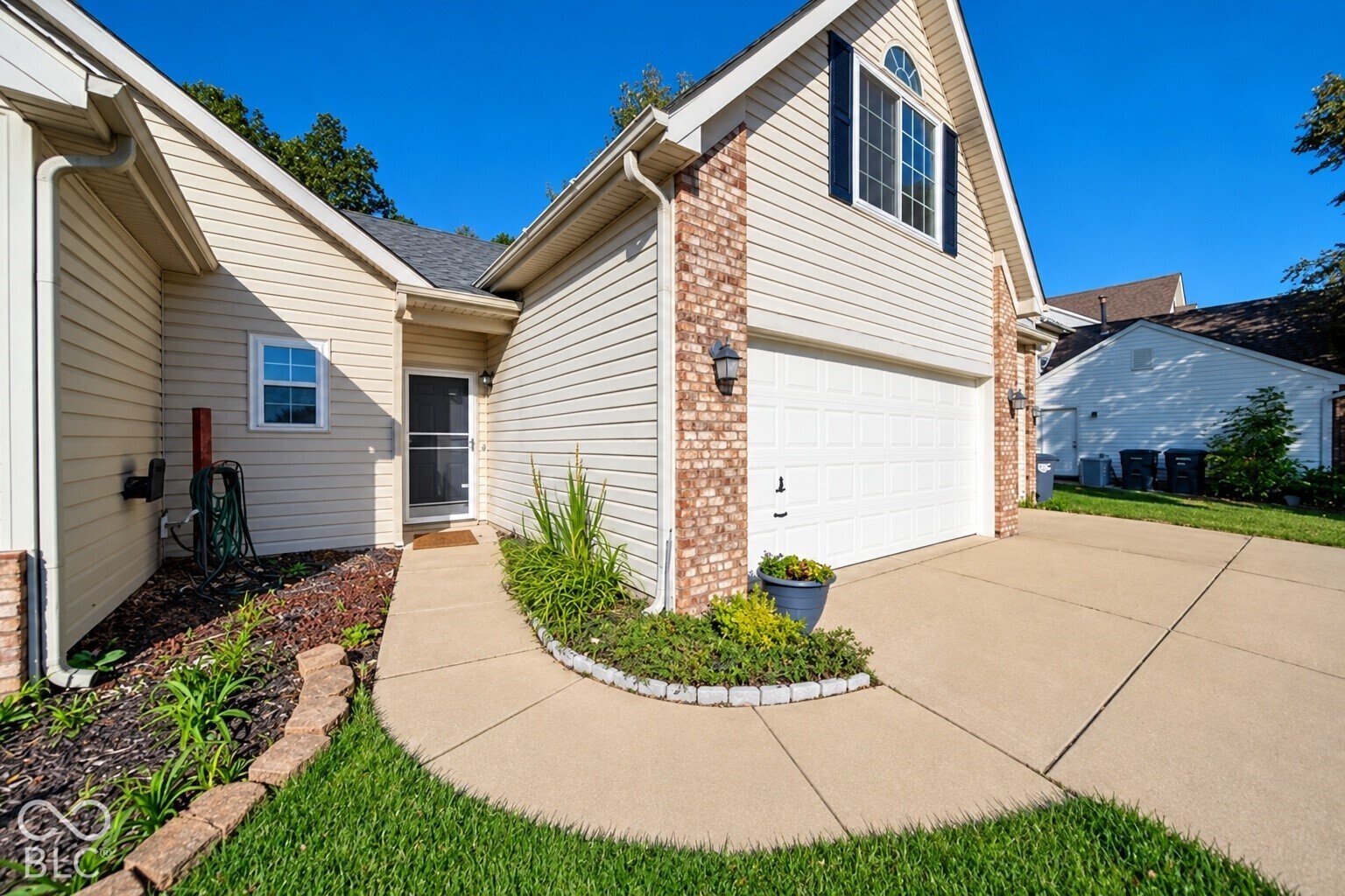 1142 Crestwood Drive, Greenwood, IN, 46143 photo 4 of 29