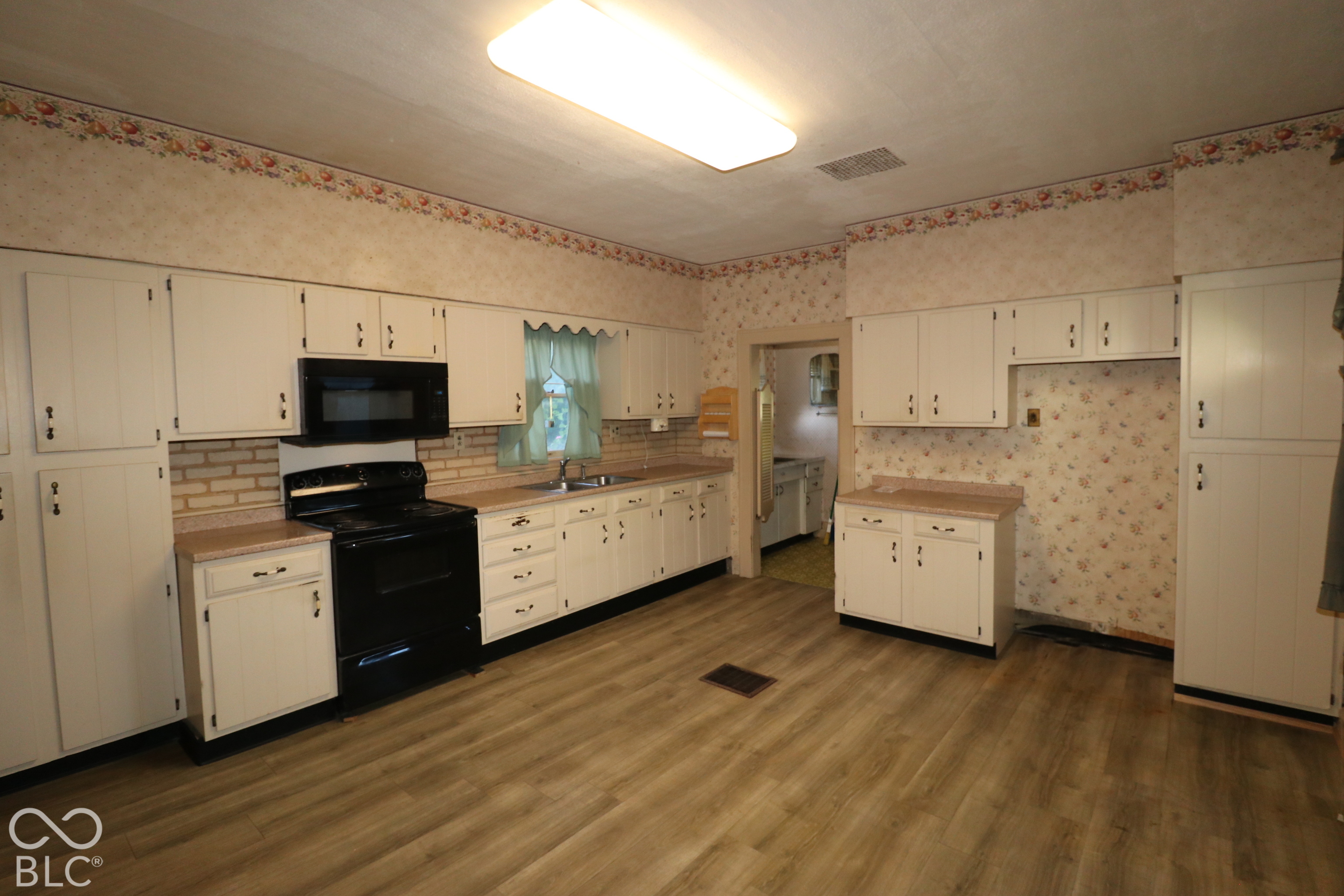 319 S Park Avenue, Batesville, IN, 47006 photo 4 of 11