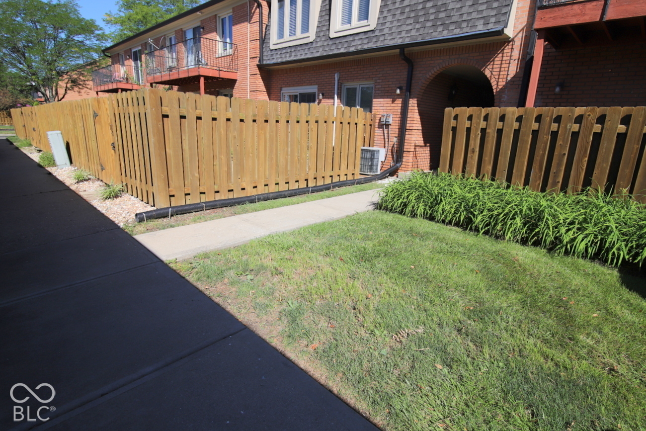 1151 Canterbury Court #B, Indianapolis, IN, 46260 photo 4 of 39