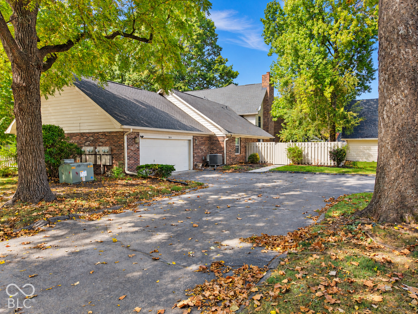 9110 Waymen Drive, Indianapolis, IN, 46268 photo 4 of 32