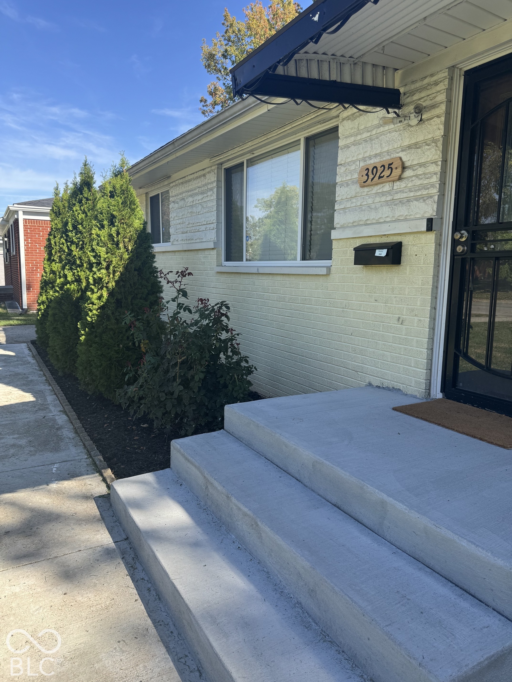 3925 Campbell Avenue, Indianapolis, IN, 46226 photo 4 of 29