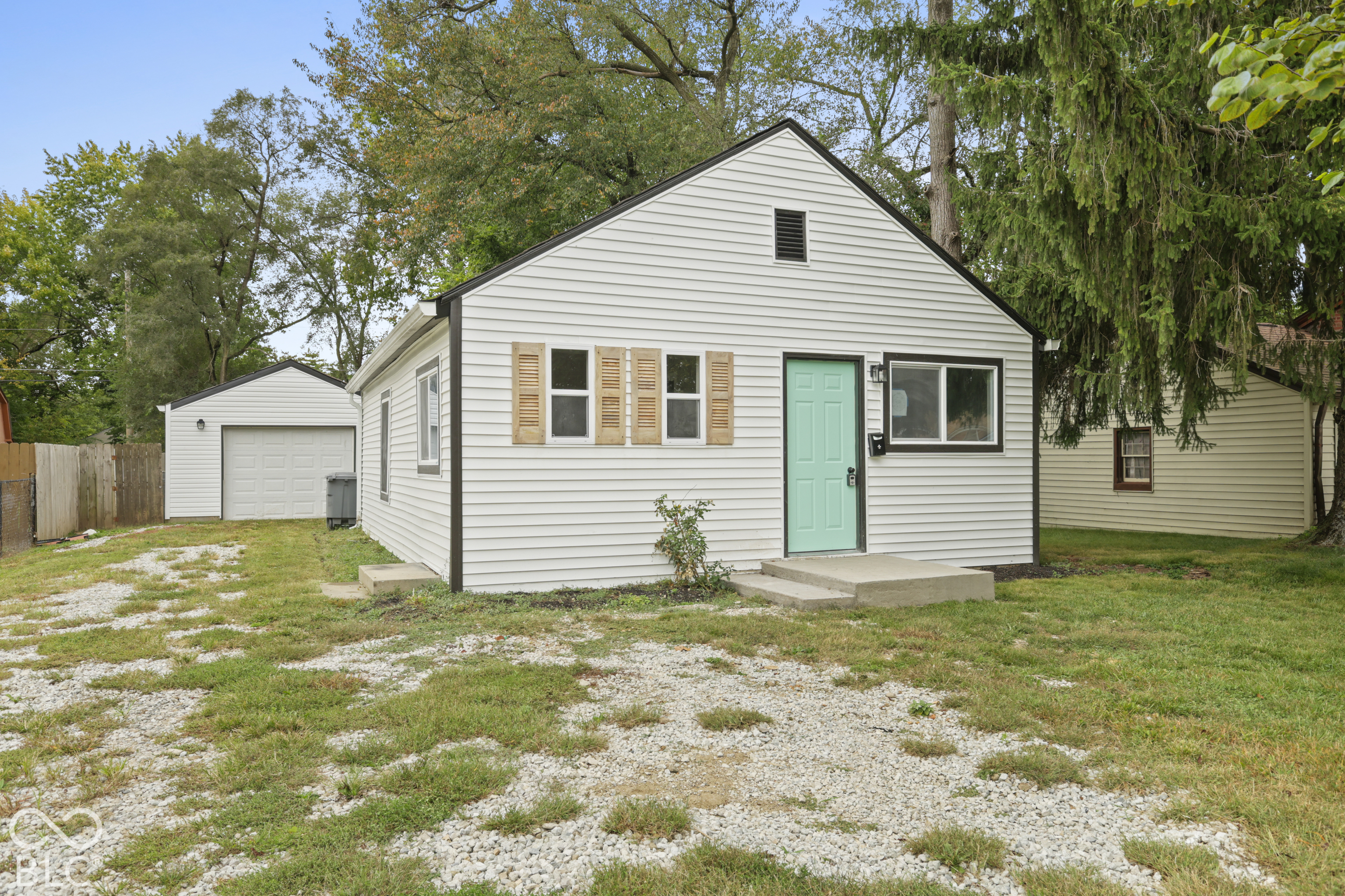 1938 N Alton Avenue, Indianapolis, IN, 46222 photo 4 of 28