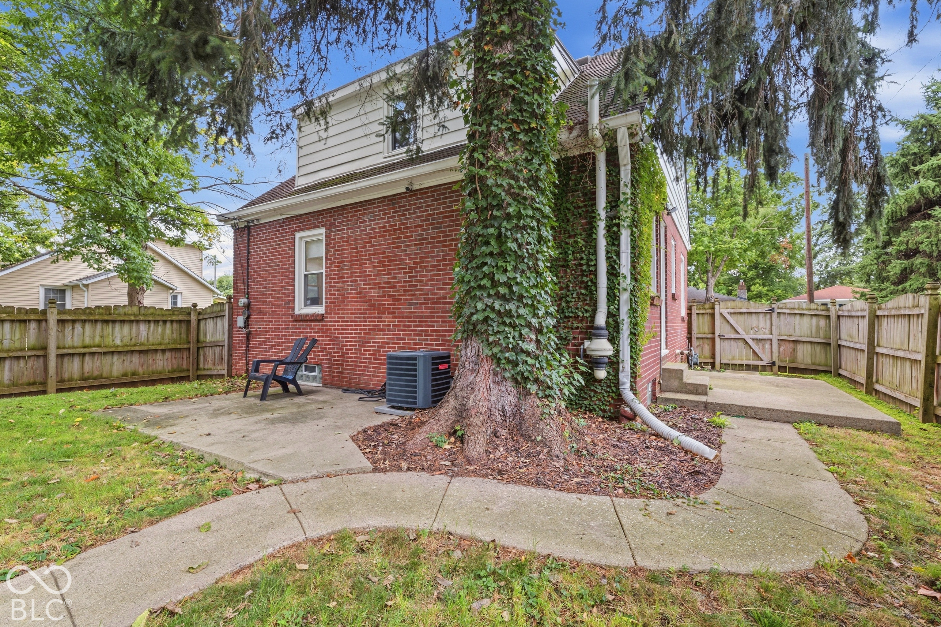 4523 Kingsley Drive, Indianapolis, IN, 46205 photo 4 of 31