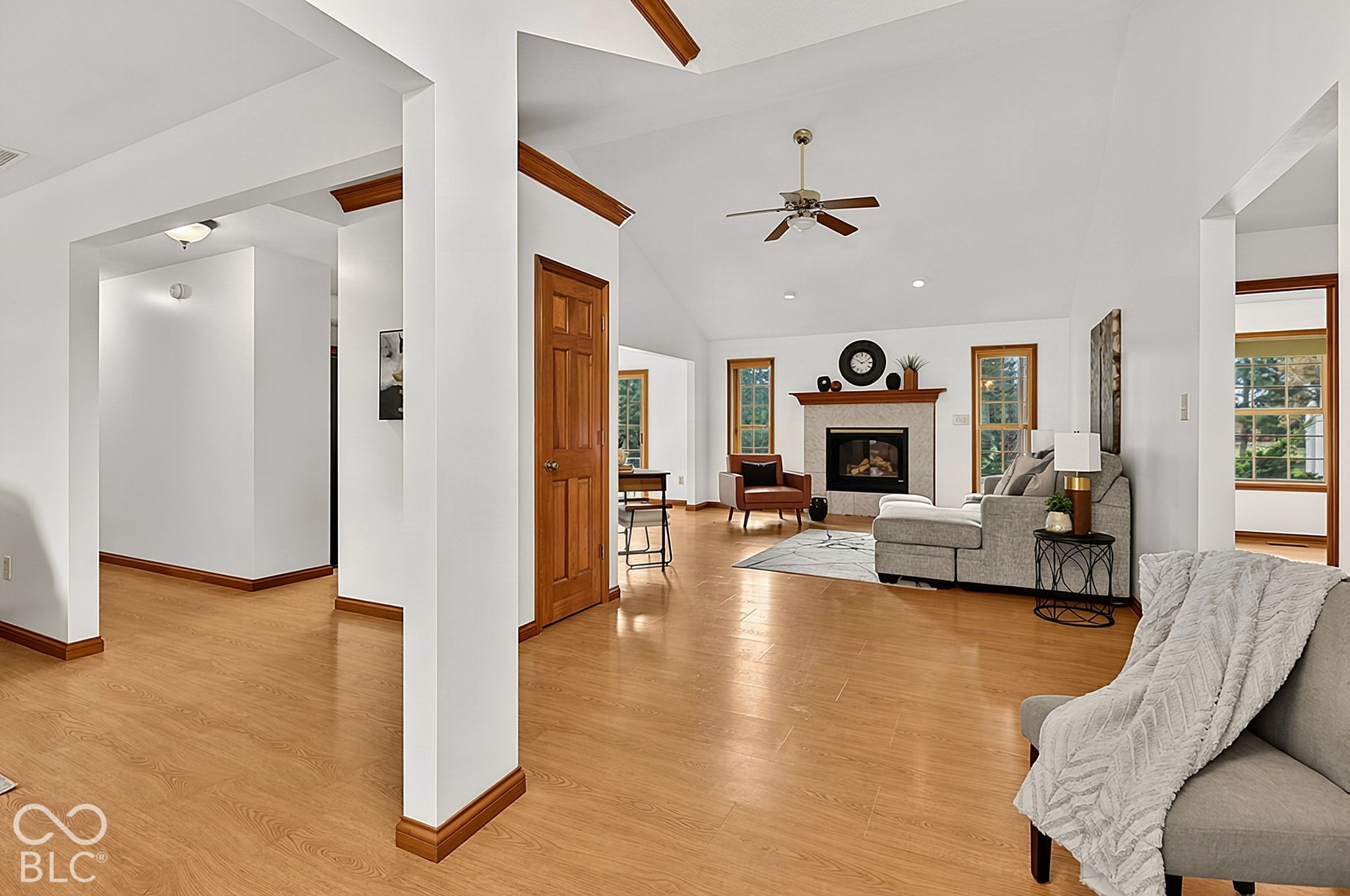 286 N Summerfield Drive N, Greenfield, IN, 46140 photo 4 of 55