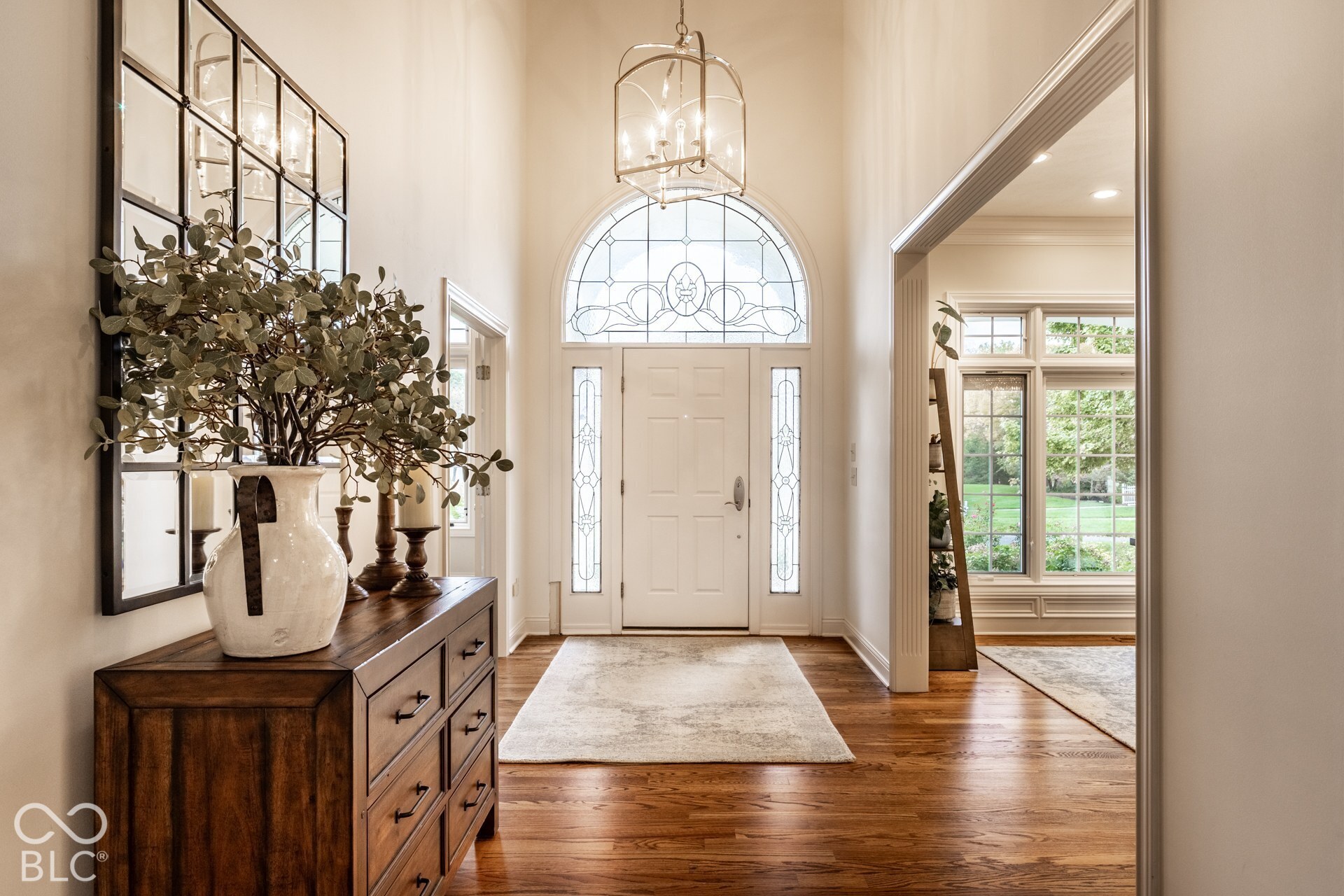 2 Stone Wall Lane, Zionsville, IN, 46077 photo 4 of 59