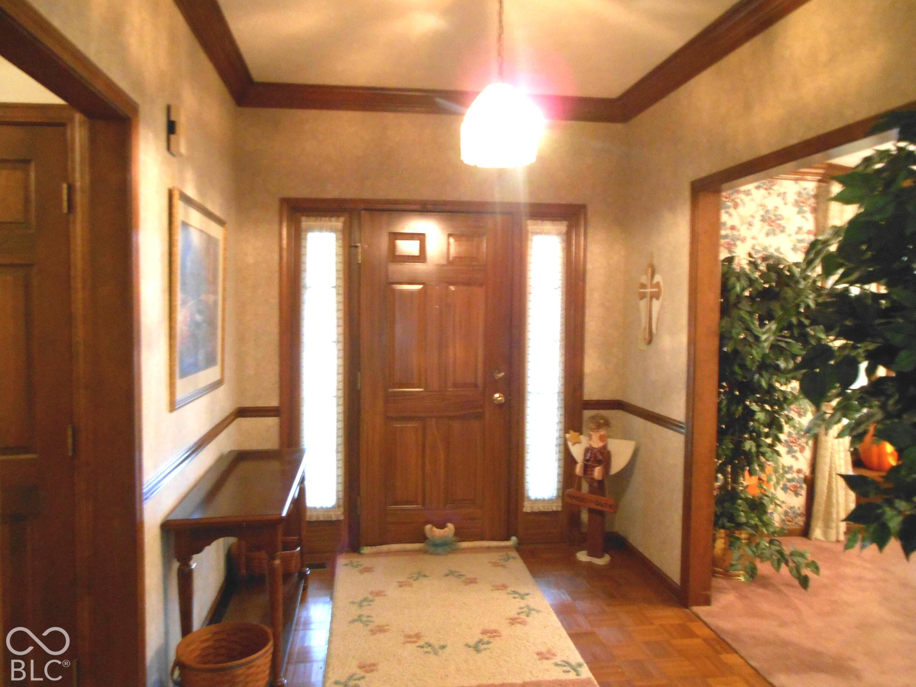 552 Echo Bend Boulevard, Greenwood, IN, 46142 photo 4 of 32