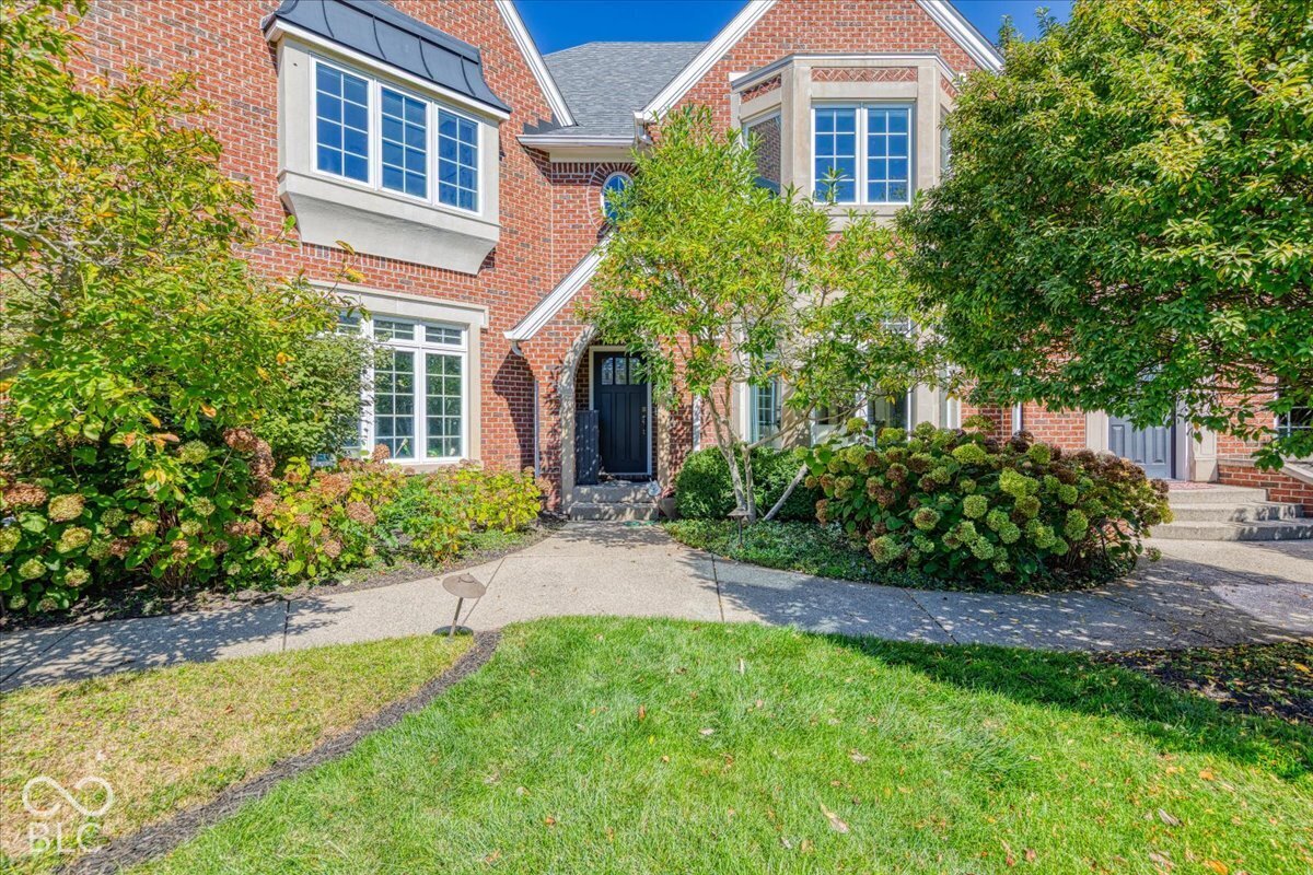 13855 Coldwater Drive, Carmel, IN, 46032 photo 4 of 109