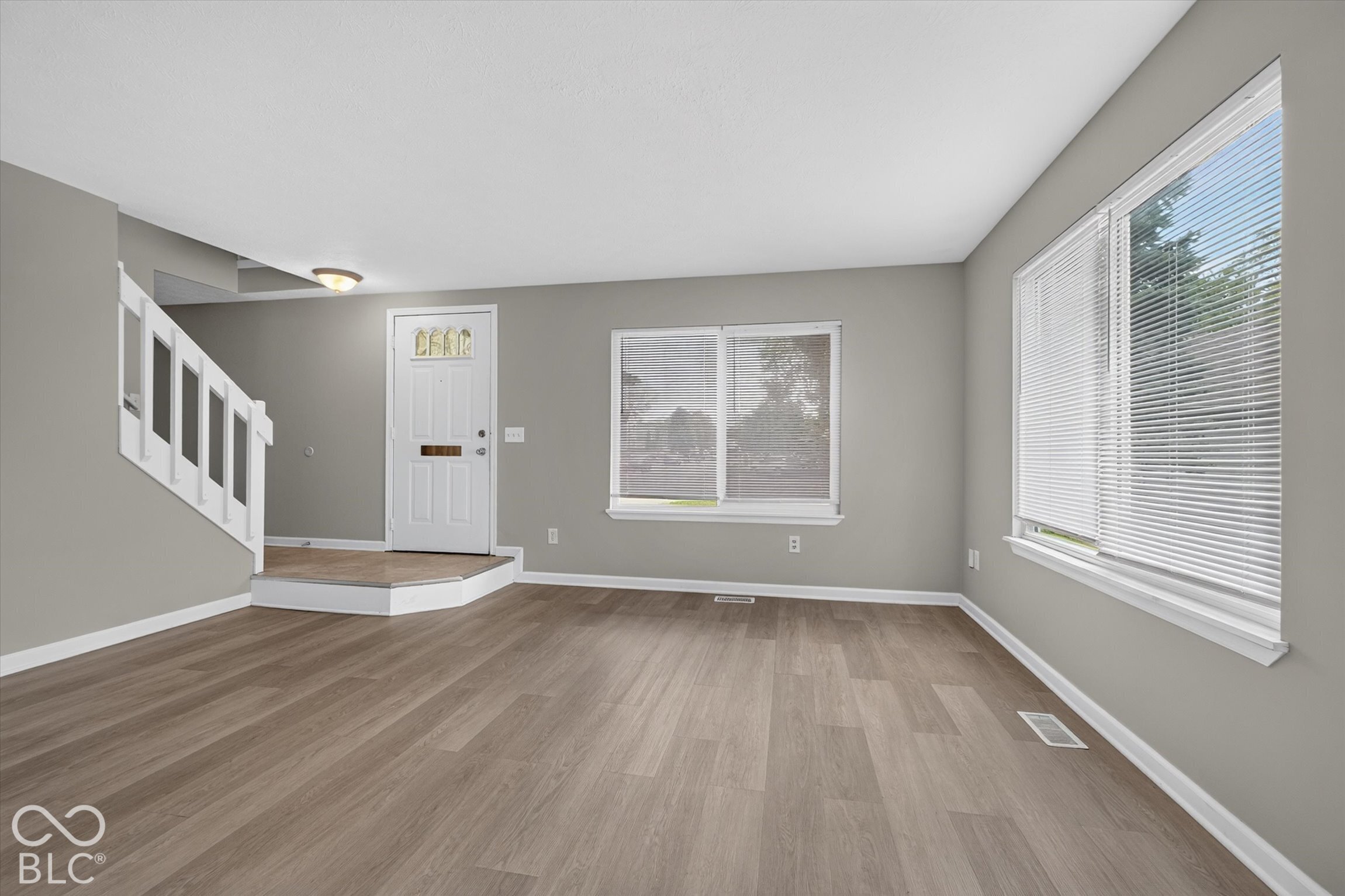 6879 Oak Lake Drive, Indianapolis, IN, 46214 photo 4 of 48