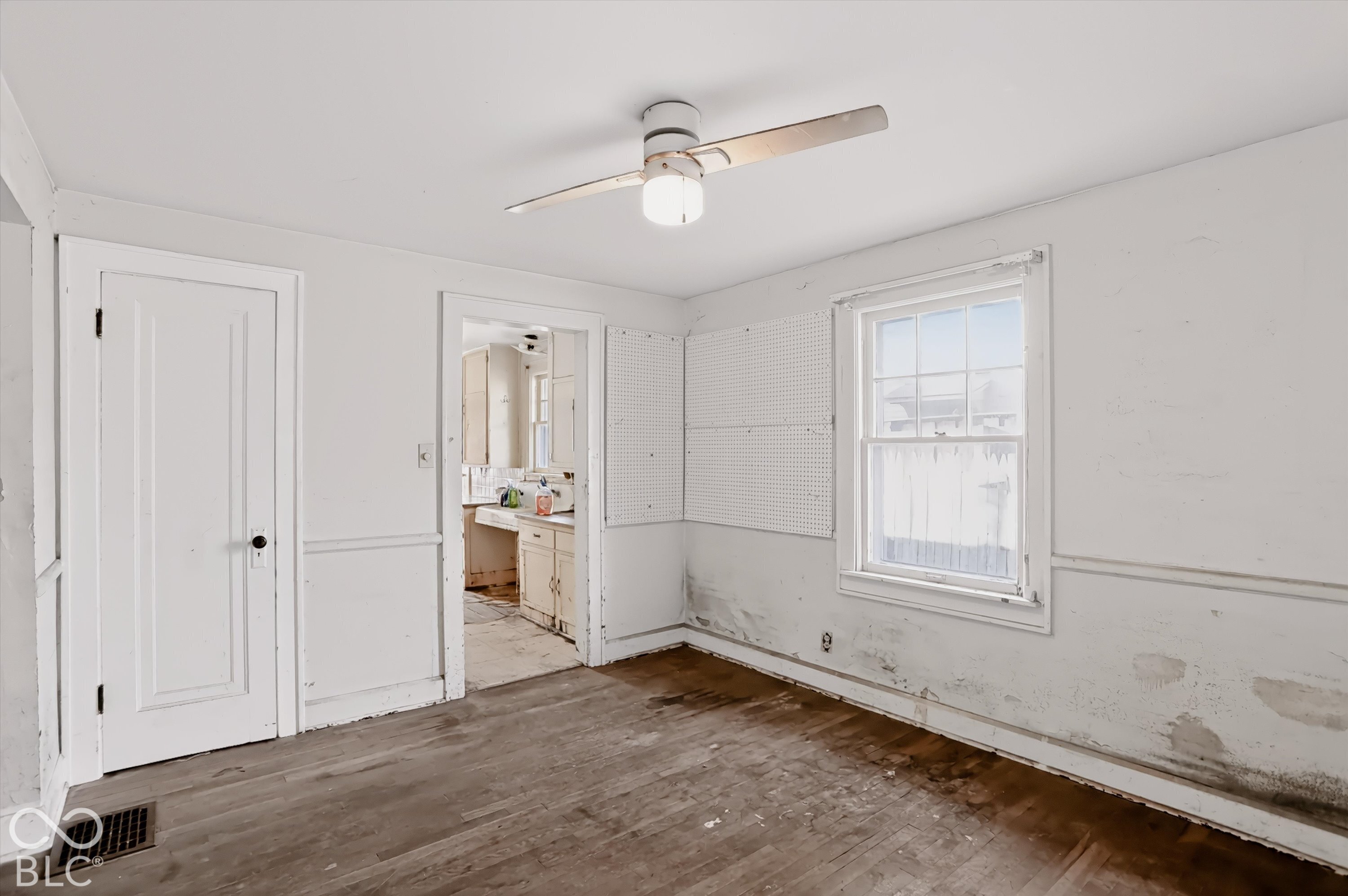 5864 Haverford Avenue, Indianapolis, IN, 46220 photo 4 of 25