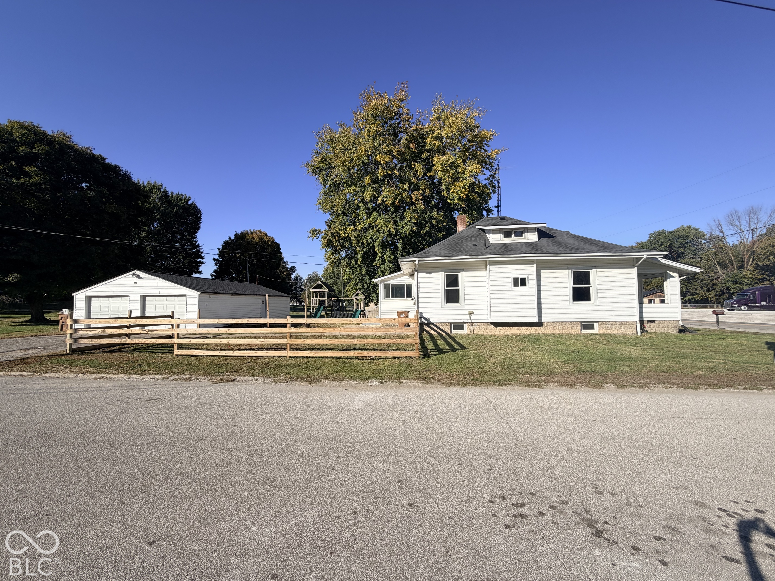 601 W Washington Street, Waynetown, IN, 47990 photo 4 of 49