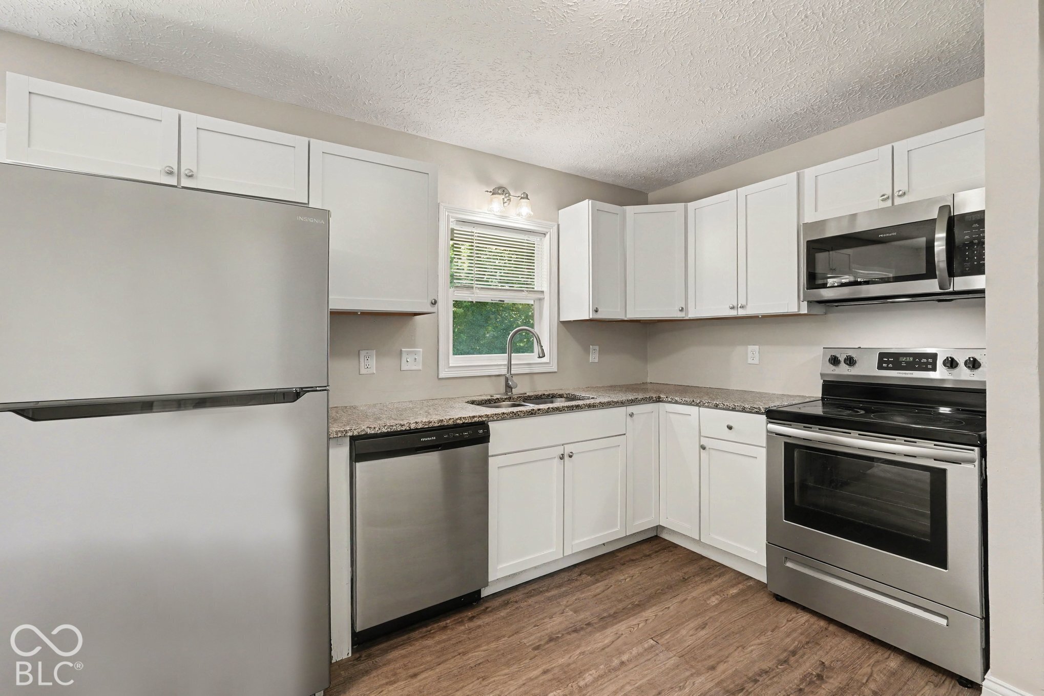 5505 Furnas Court, Indianapolis, IN, 46221 photo 4 of 15
