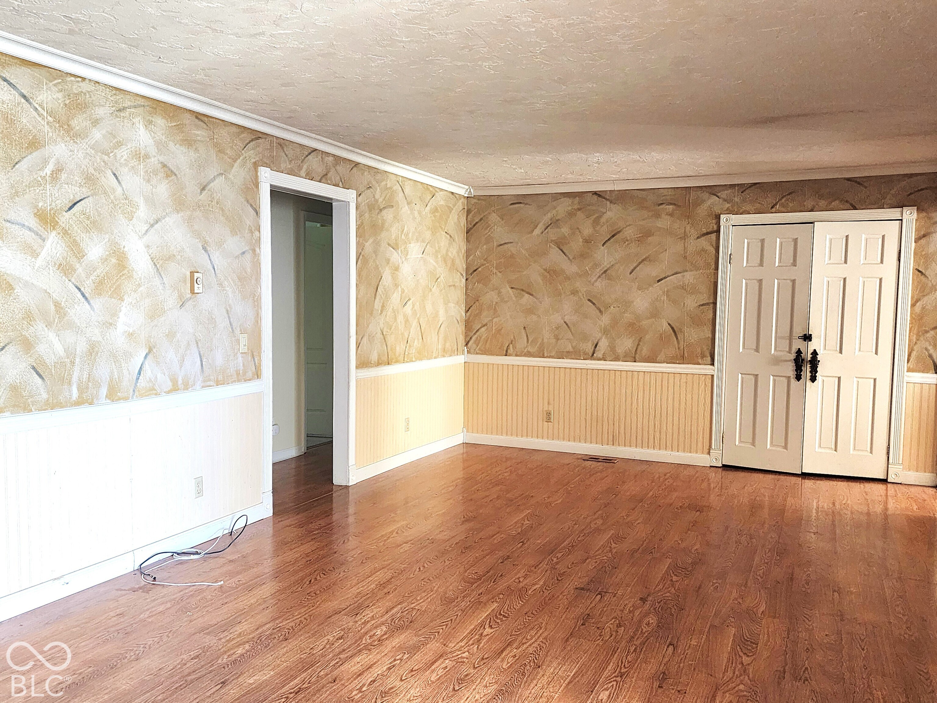 205 W 11th Street, Alexandria, IN, 46001 photo 4 of 35