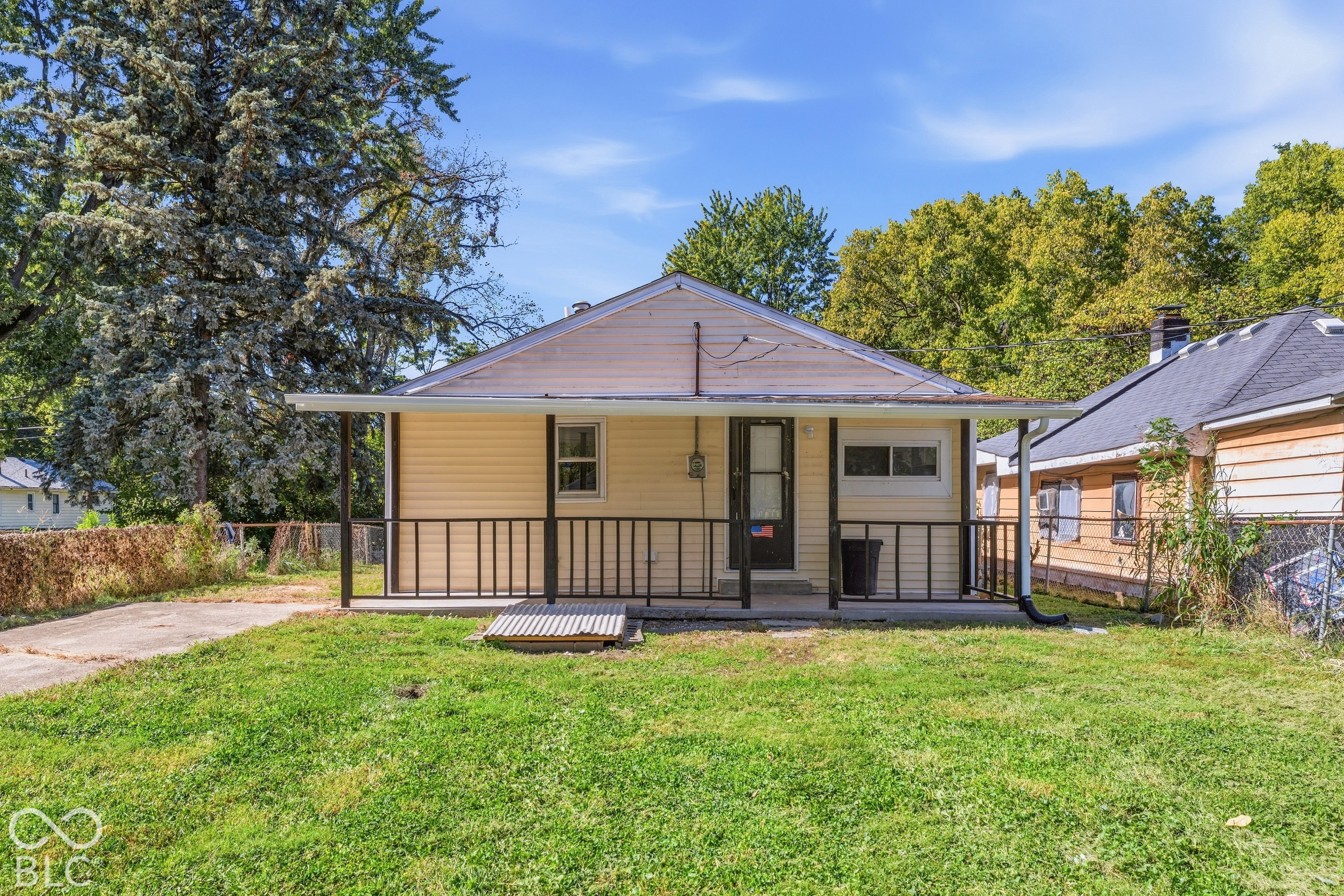 3317 S Lyons Avenue, Indianapolis, IN, 46221 photo 4 of 20