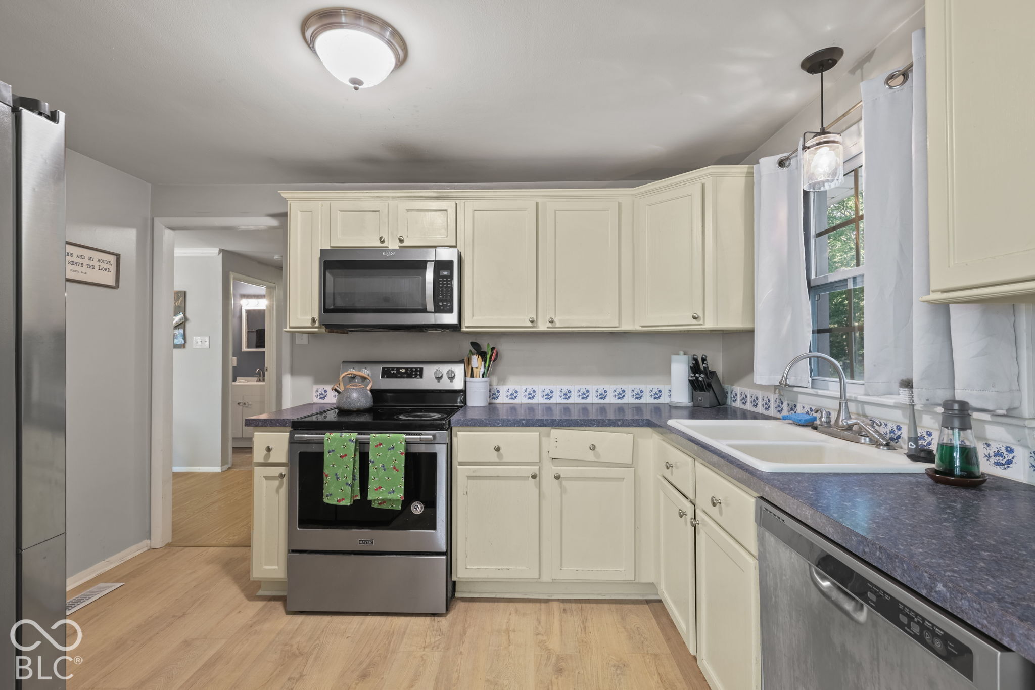 1652 W 74th Place, Indianapolis, IN, 46260 photo 4 of 32