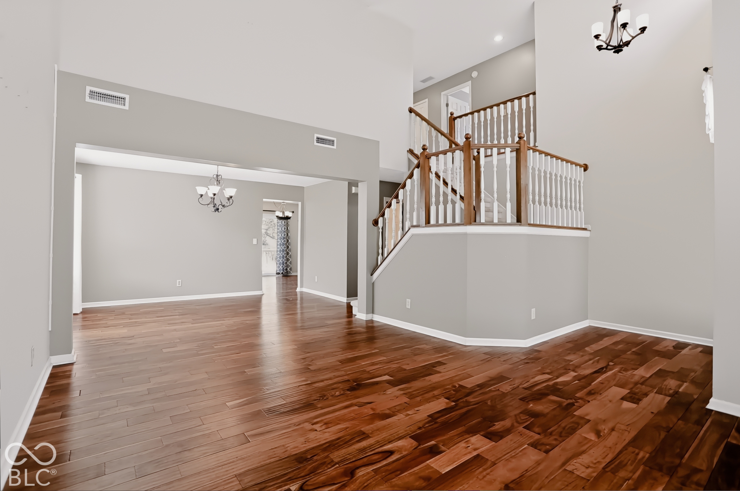 1486 Derbyshire Drive, Greenwood, IN, 46143 photo 4 of 33