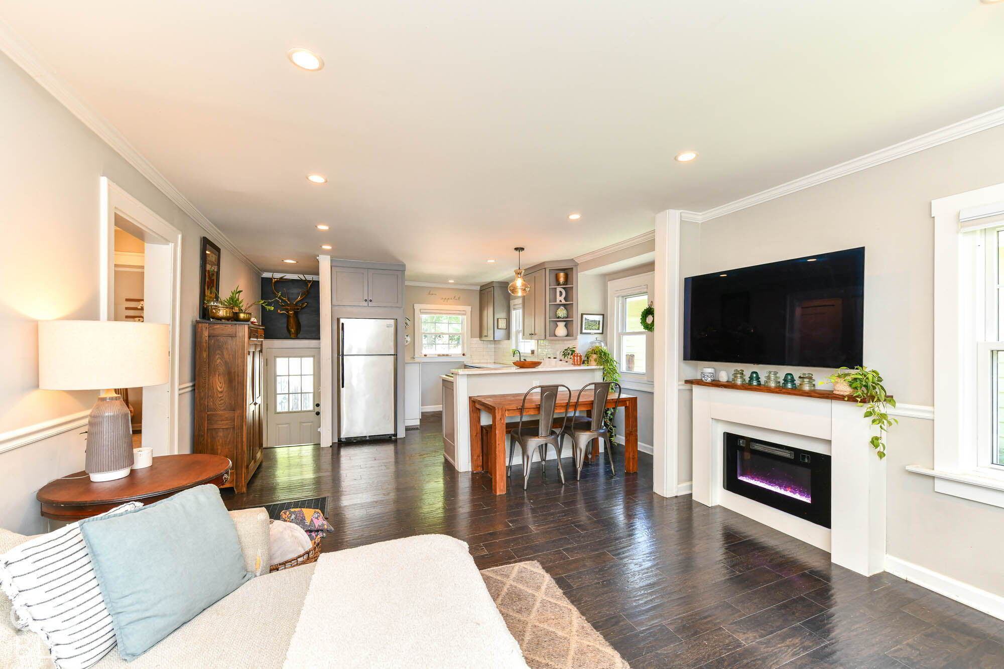 906 E 50th Street, Indianapolis, IN, 46205 photo 4 of 26