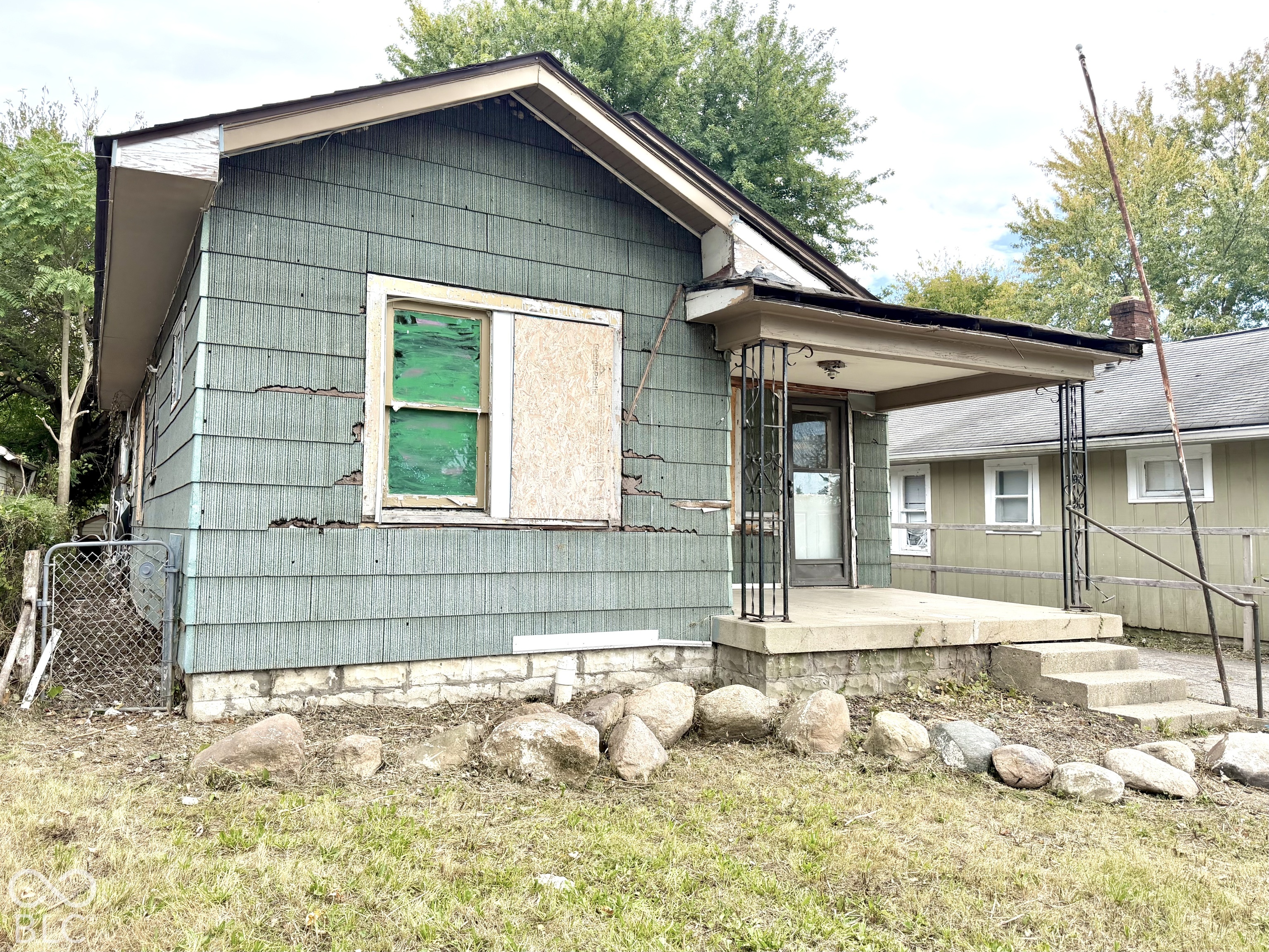 2153 N Dequincy Street, Indianapolis, IN, 46218 photo 4 of 44
