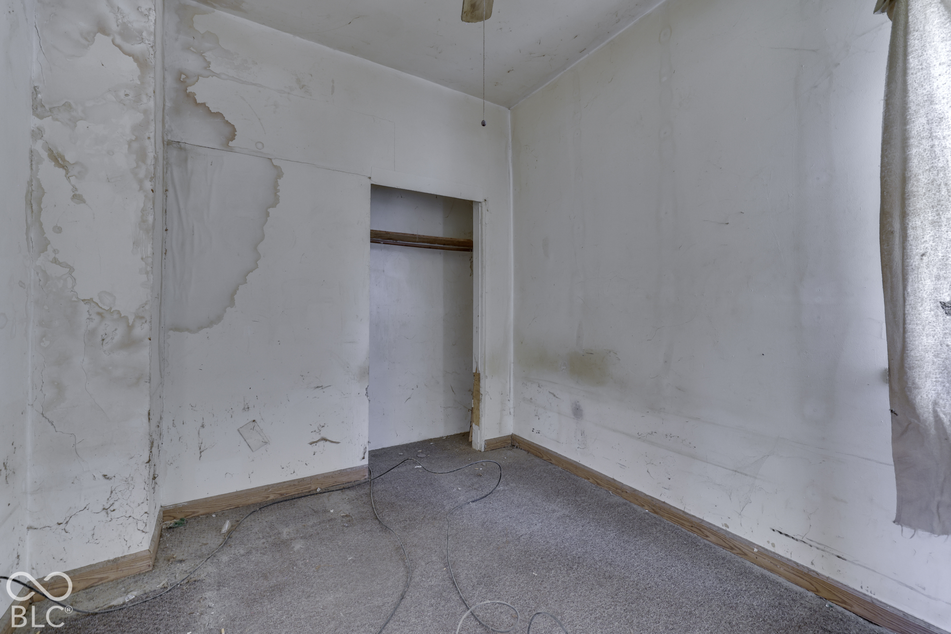 256 W Gimber Street, Indianapolis, IN, 46225 photo 4 of 44