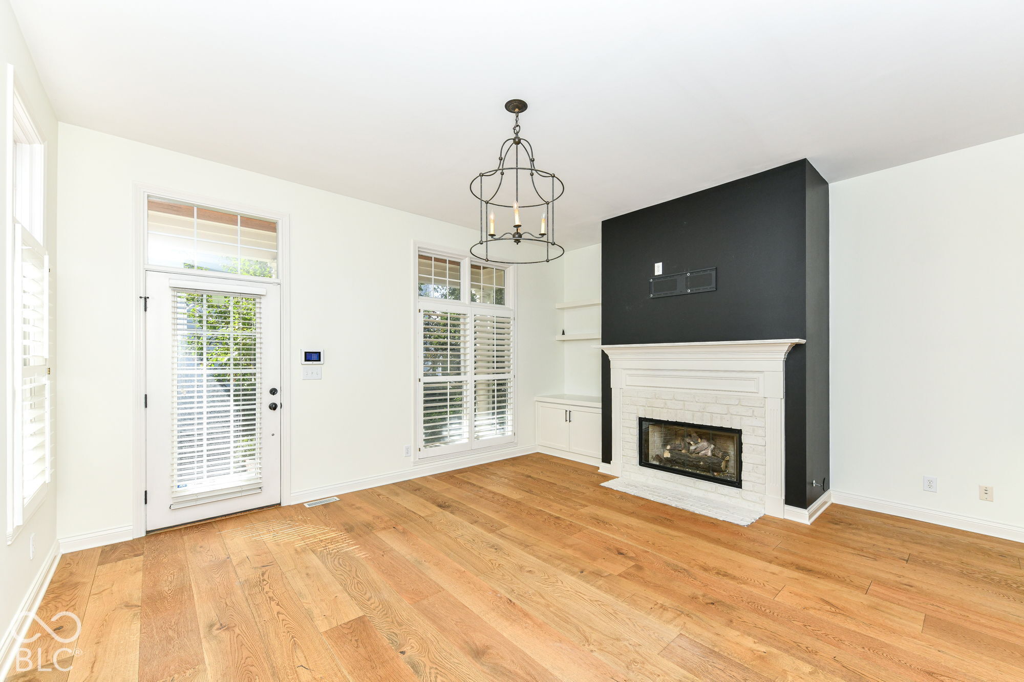 327 W Walnut Street, Indianapolis, IN, 46202 photo 4 of 48