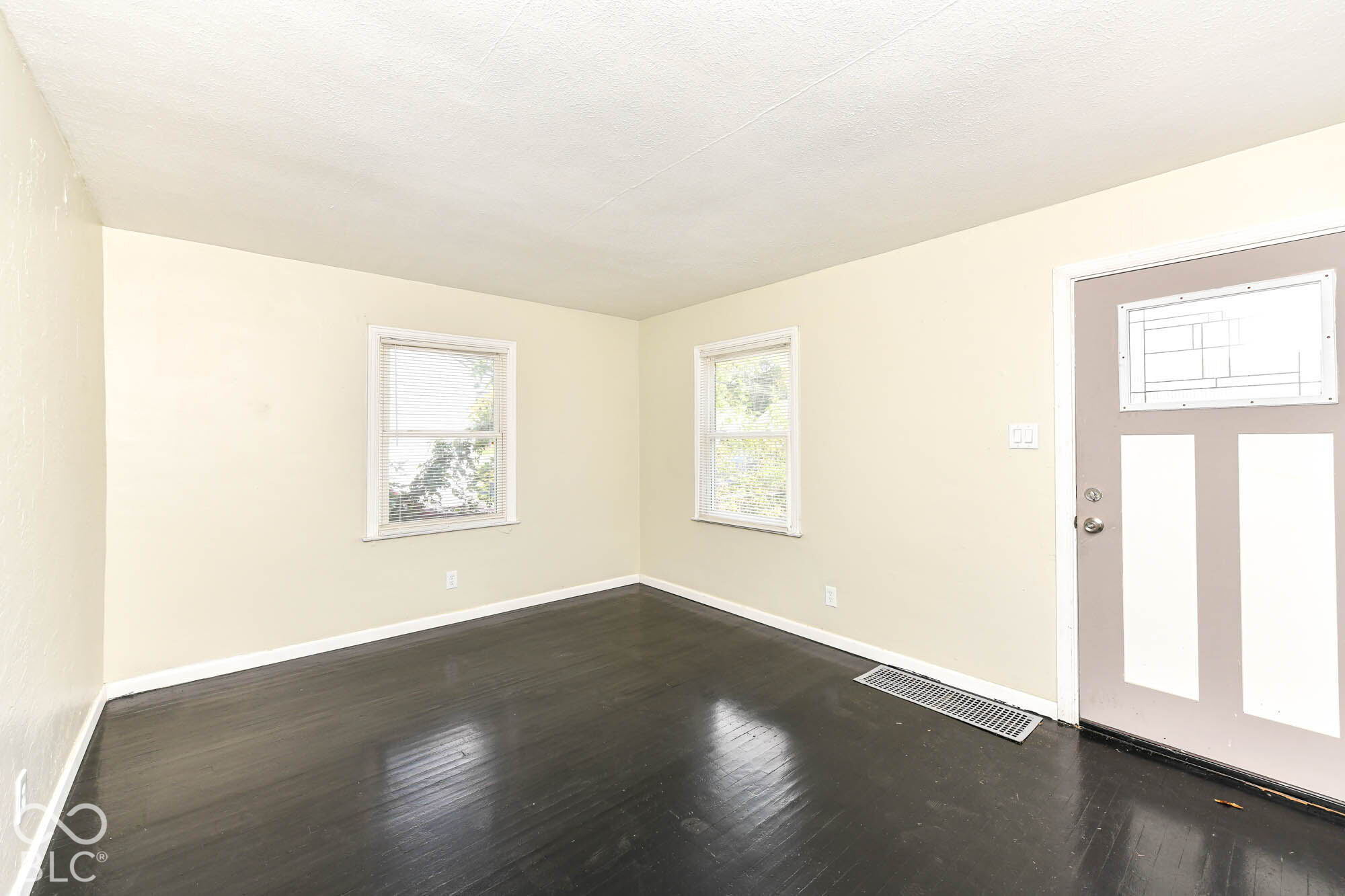 3062 N Temple Avenue, Indianapolis, IN, 46218 photo 4 of 25