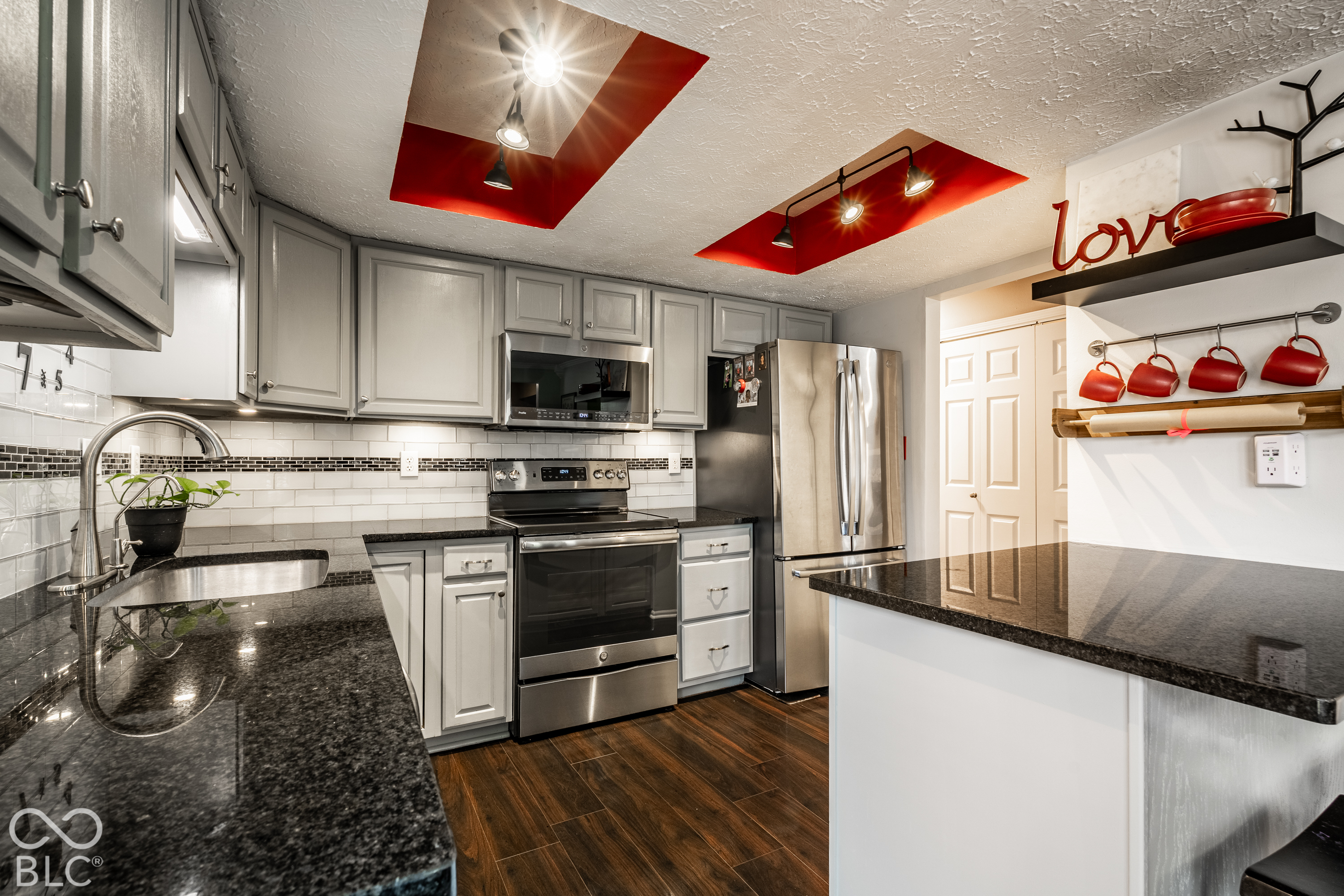 7901 Hampton Place, Fishers, IN, 46038 photo 4 of 24