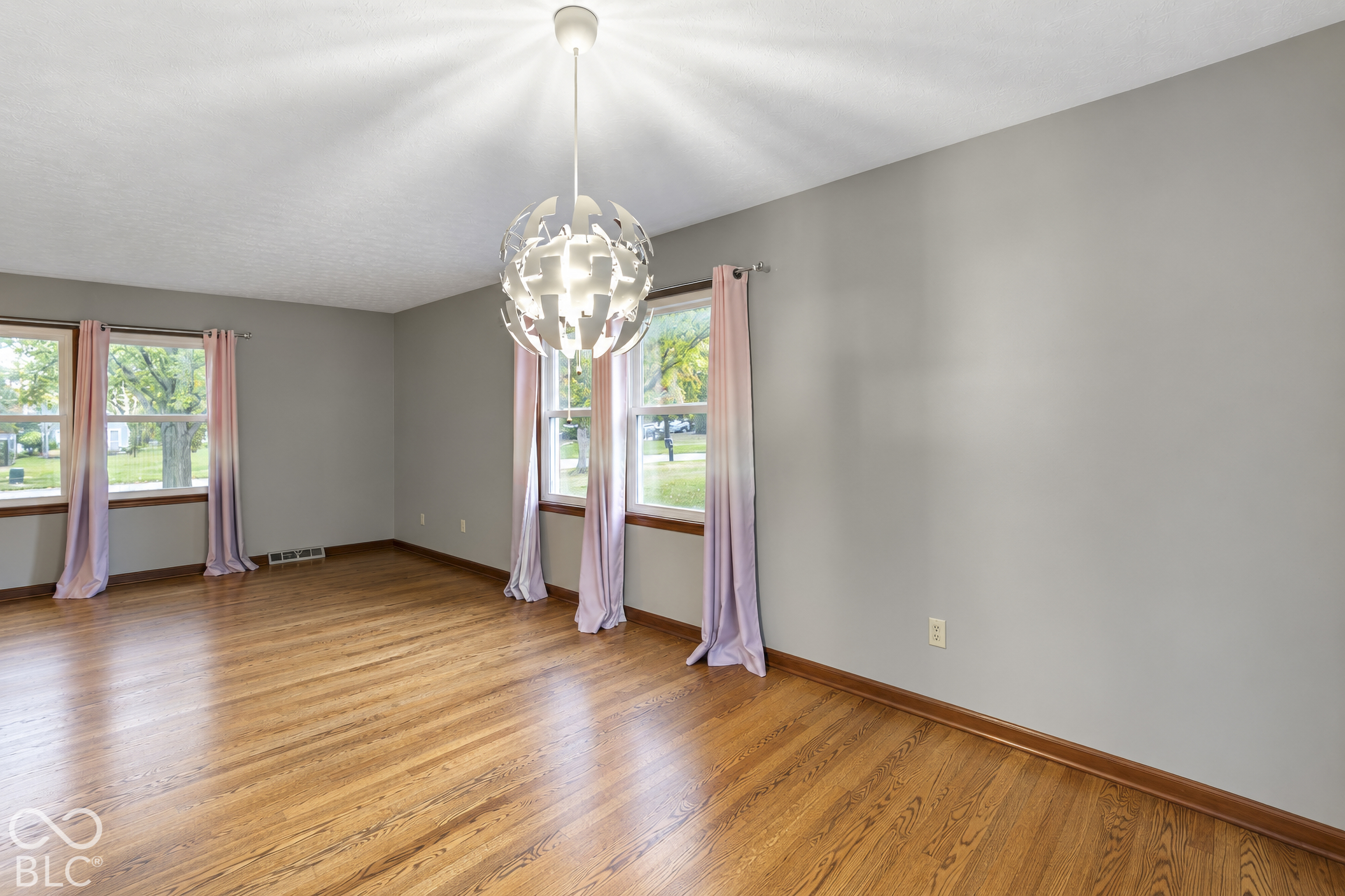 7652 Lindsay Drive, Indianapolis, IN, 46214 photo 4 of 27