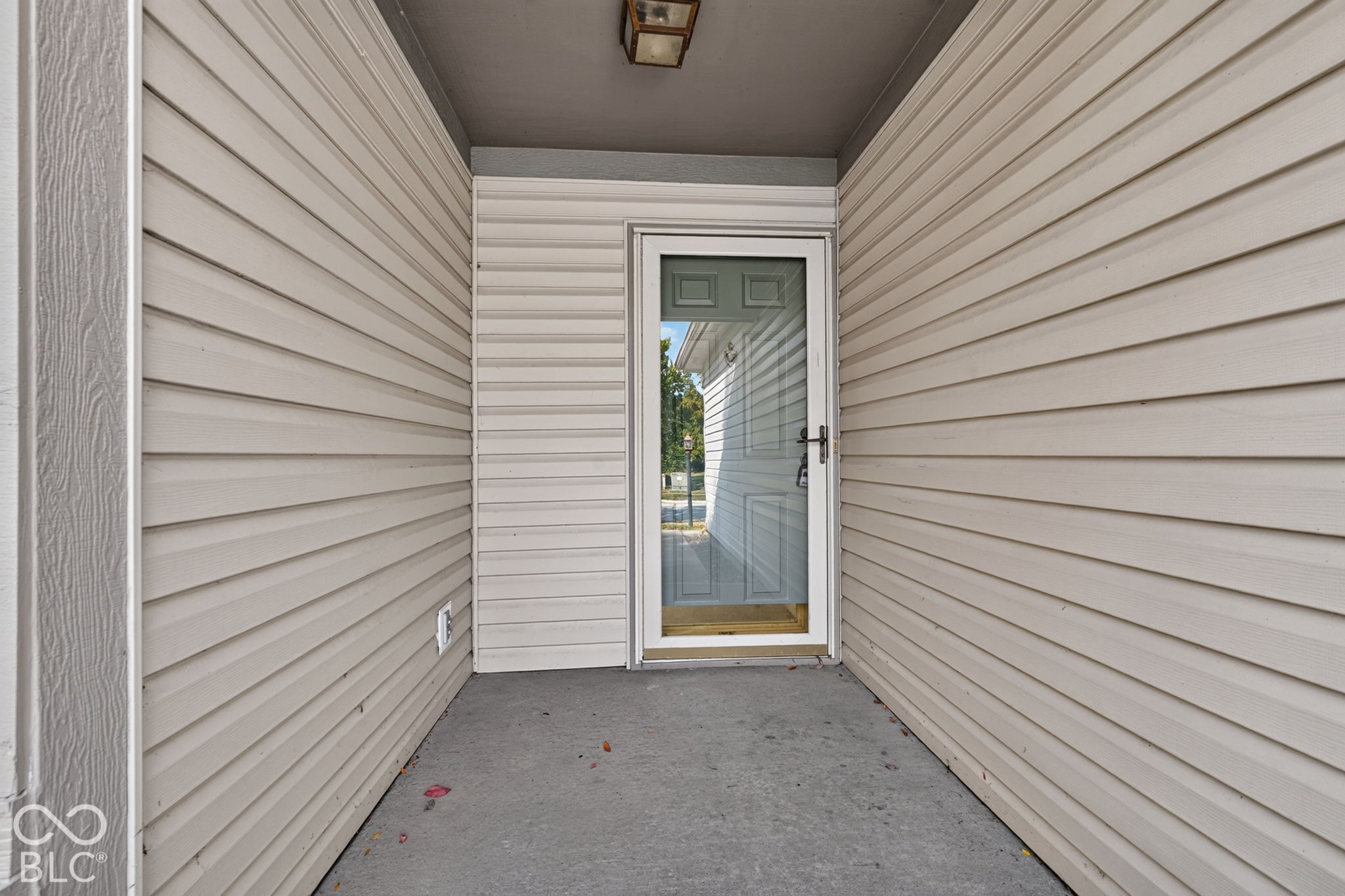 12037 Bearsdale Drive, Indianapolis, IN, 46235 photo 4 of 30