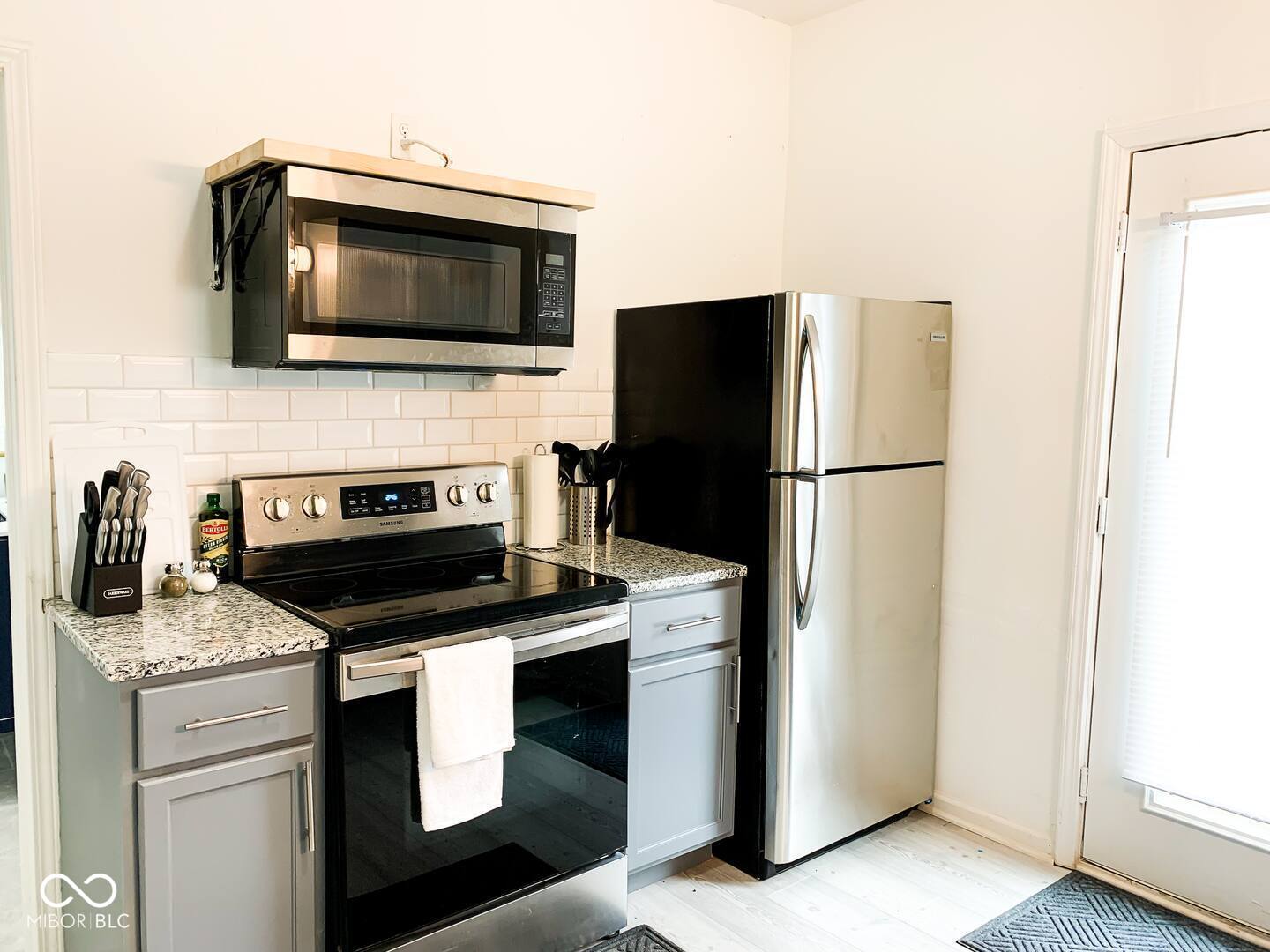 1525 Kennington Street, Indianapolis, IN, 46225 photo 4 of 20