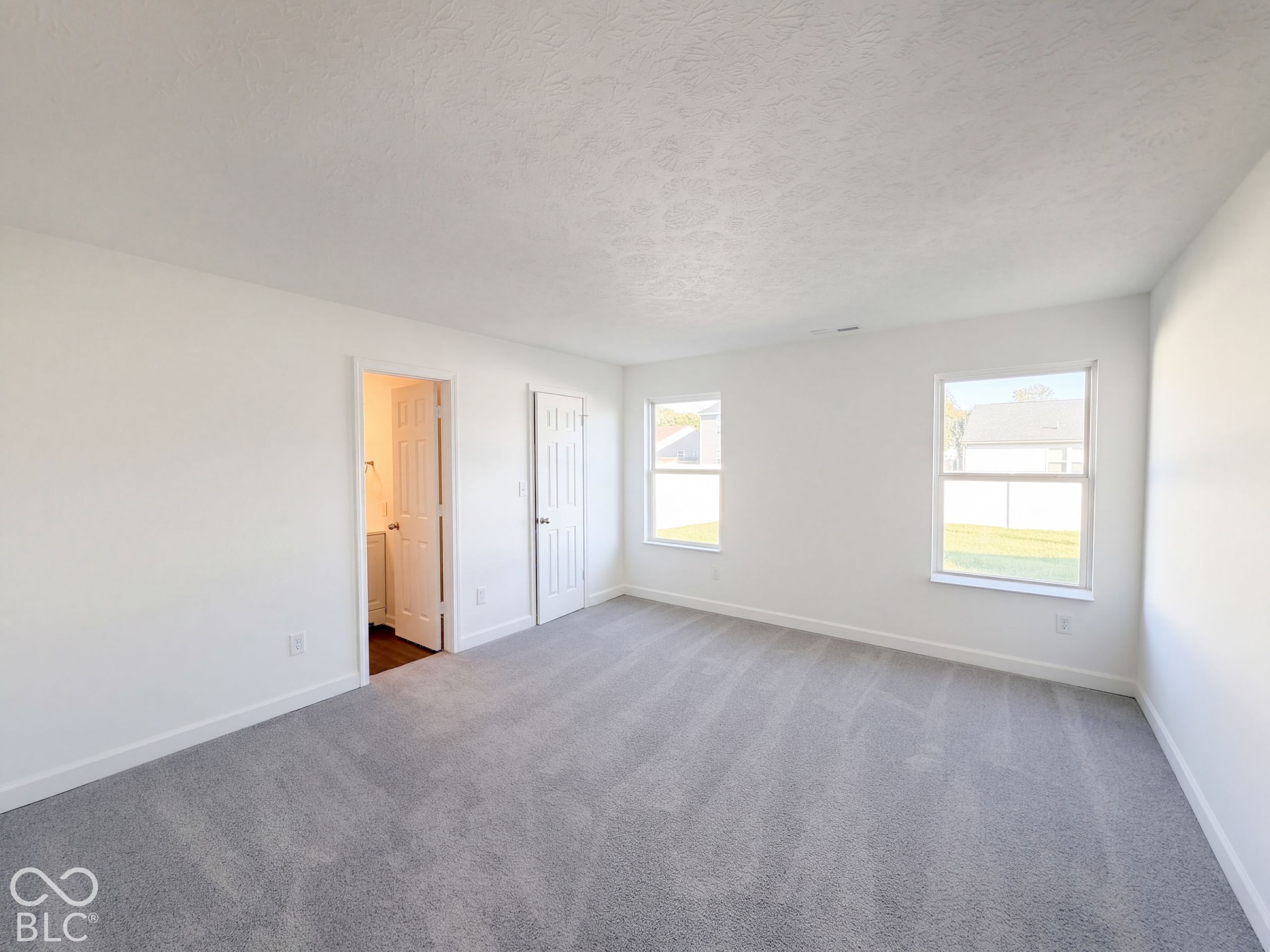 8051 Painted Pony Drive, Indianapolis, IN, 46217 photo 4 of 19