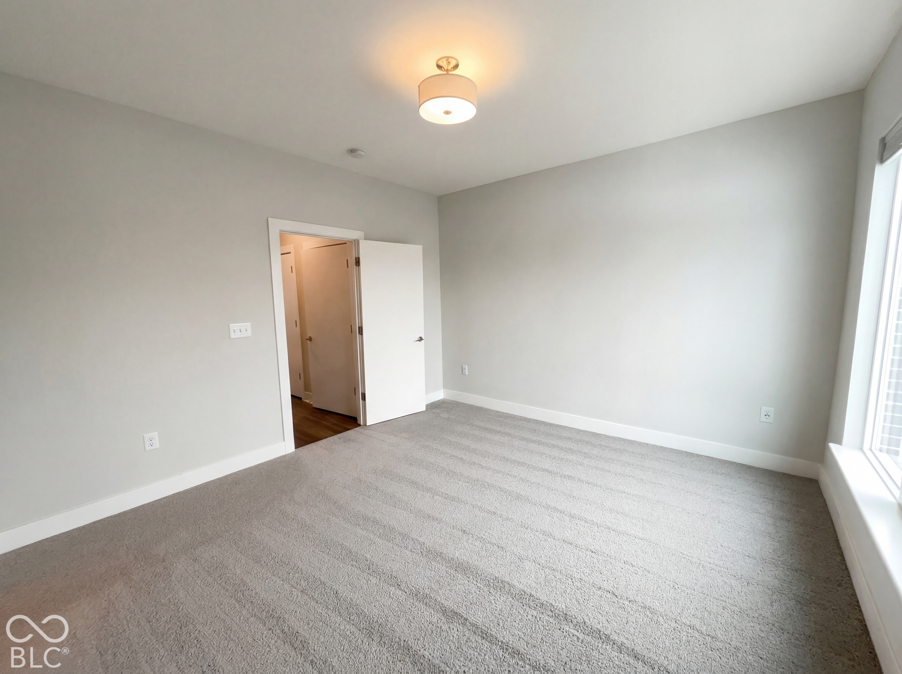 727 N Illinois Street #UNIT 208, Indianapolis, IN, 46204 photo 4 of 15