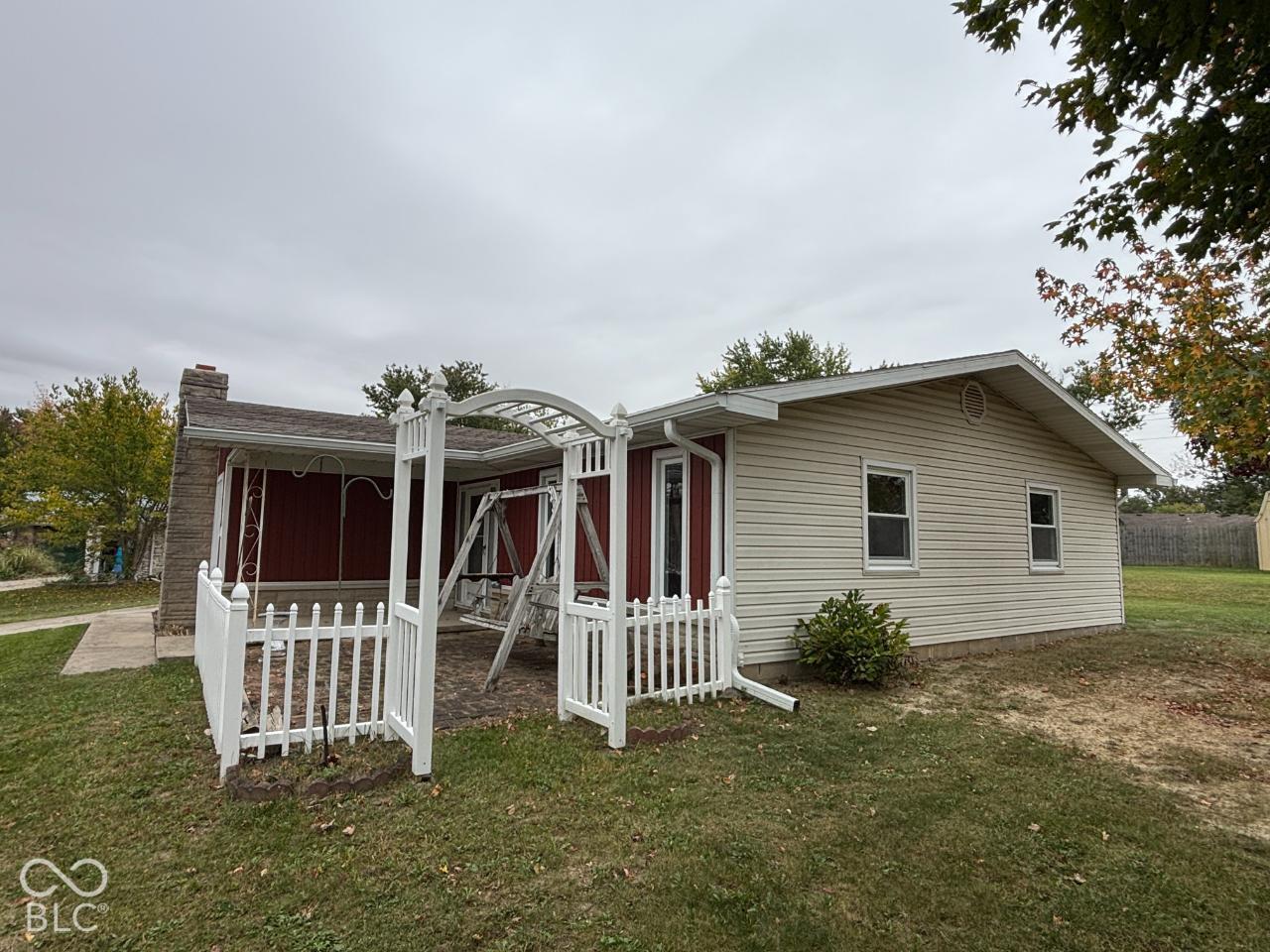 210 Hillside Drive, Hartford City, IN, 47348 photo 4 of 33