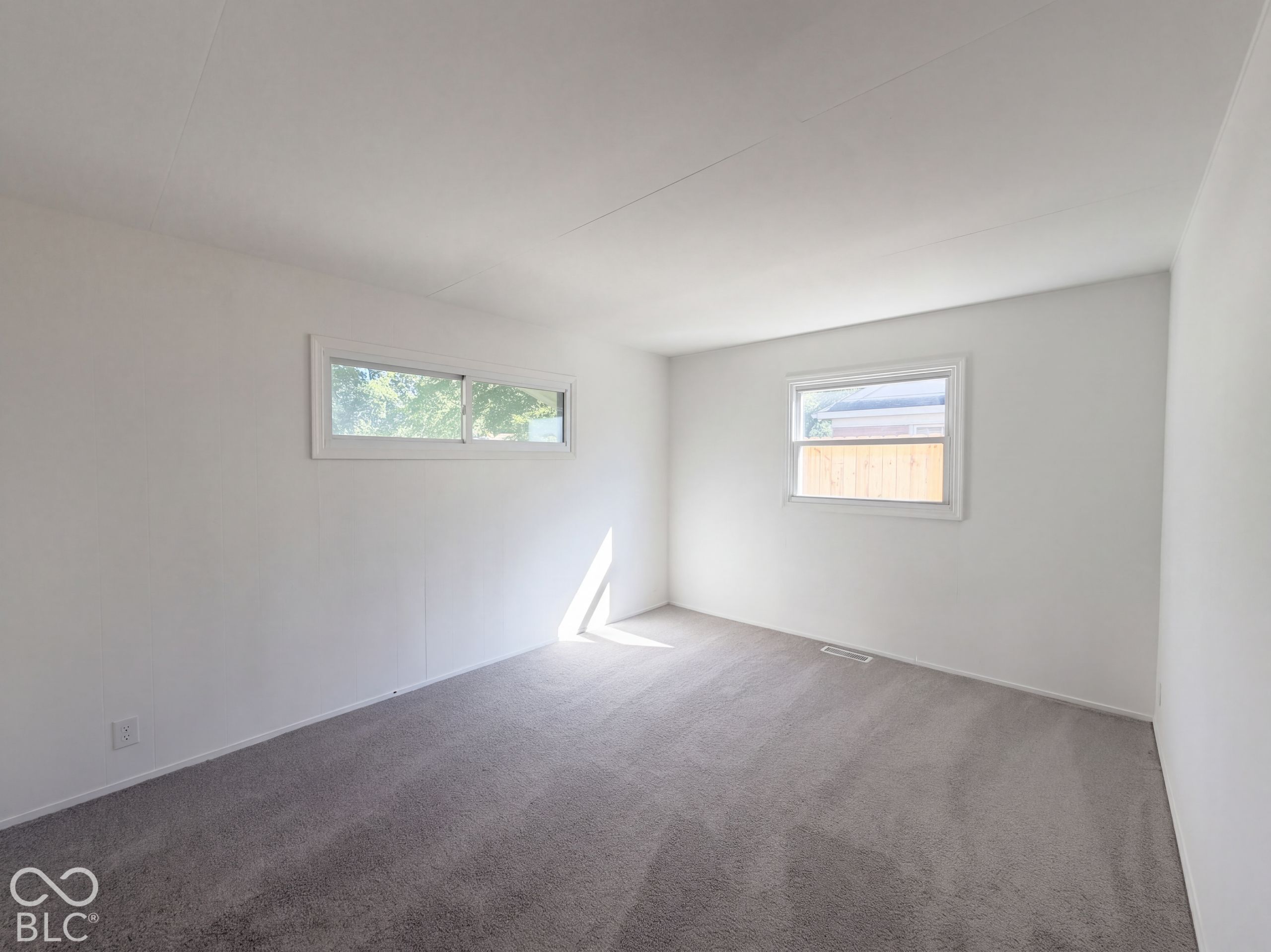 432 Southgate Drive, Greenwood, IN, 46143 photo 4 of 17