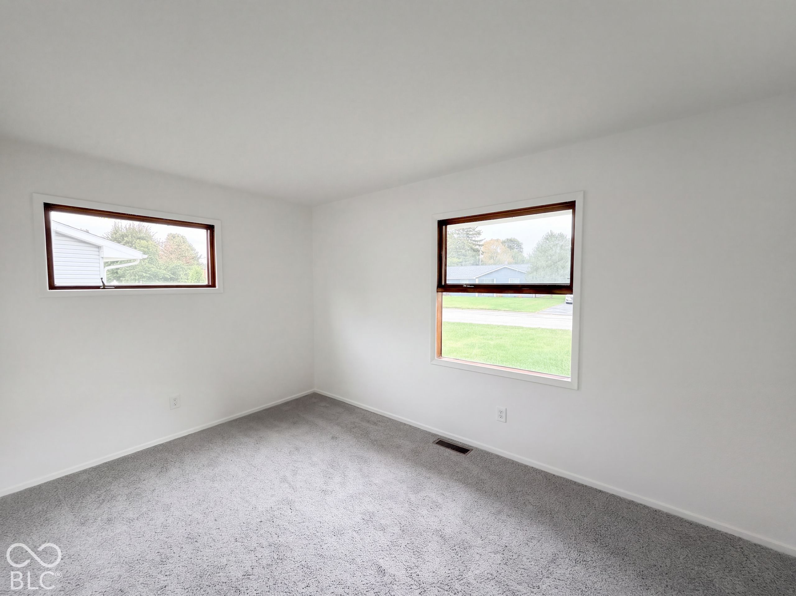 404 Brewer Drive, Greenwood, IN, 46142 photo 4 of 25
