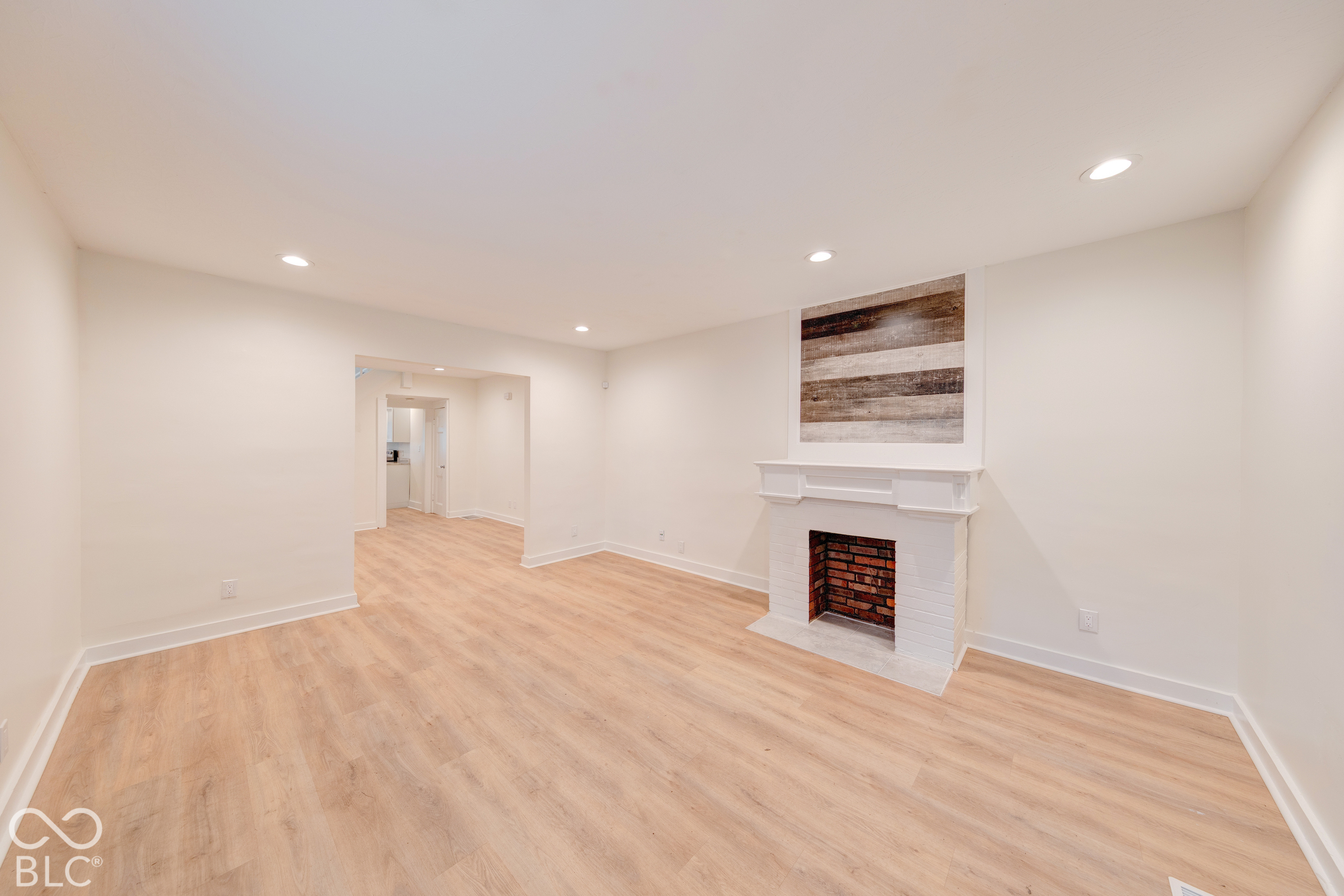 2918 Ruckle Street, Indianapolis, IN, 46205 photo 4 of 38