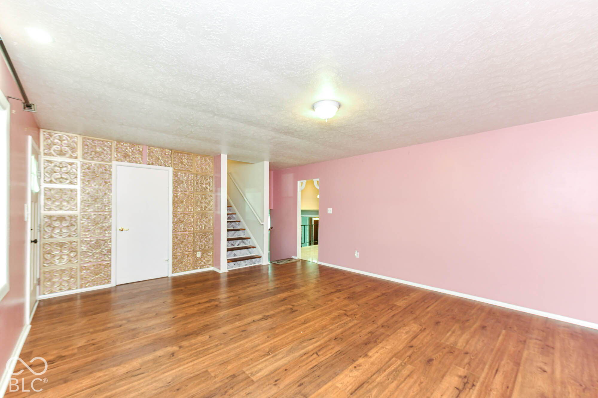 2249 Hogan Drive, Indianapolis, IN, 46229 photo 4 of 34