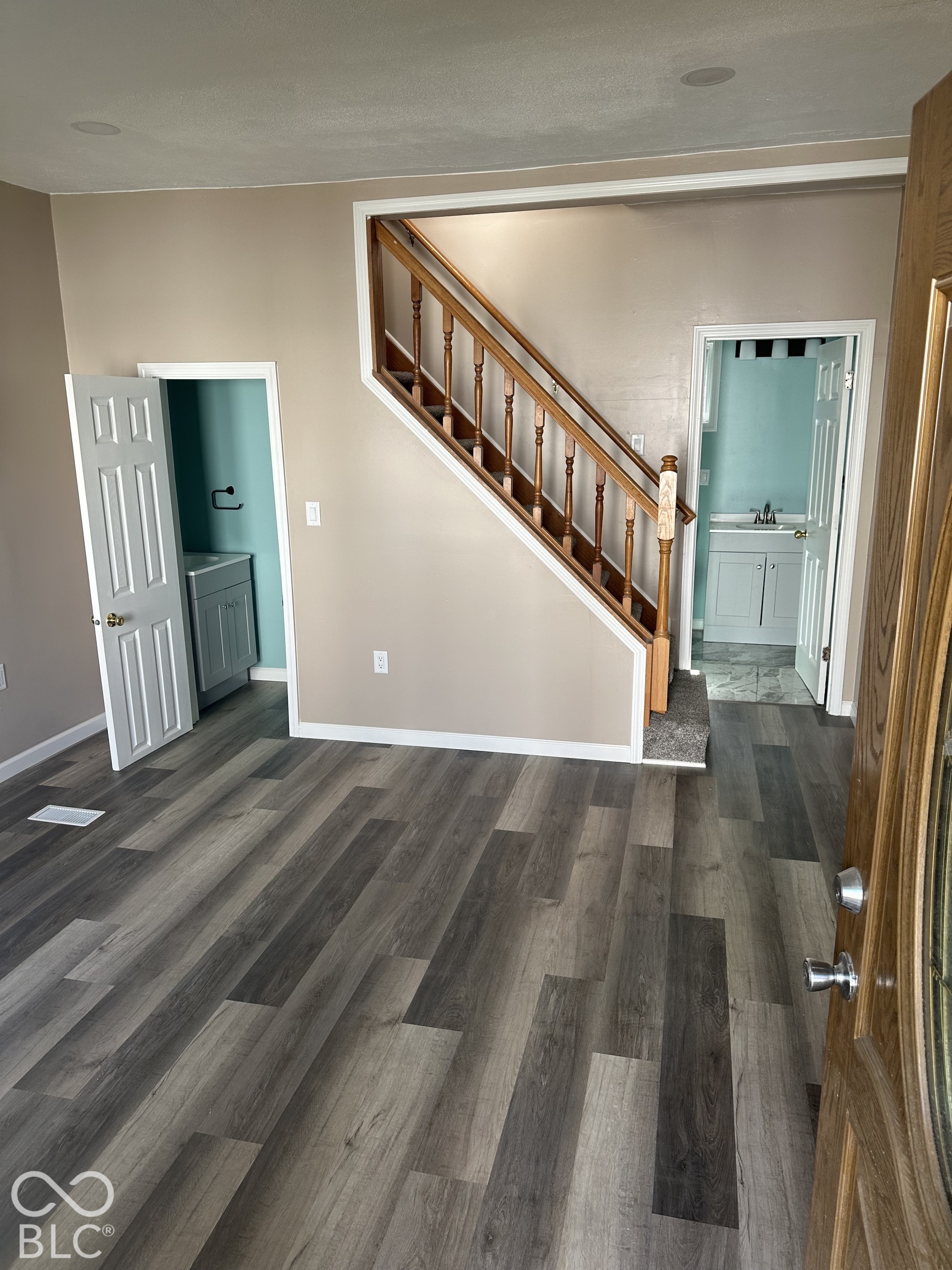 522 S Jefferson Street S, Hartford City, IN, 47348 photo 4 of 29
